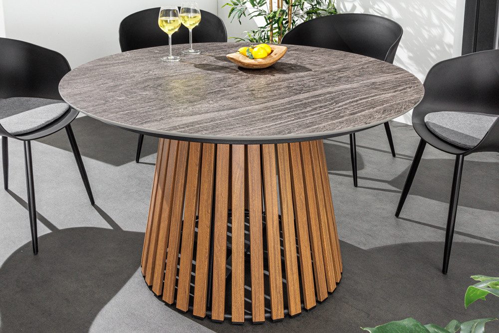 riess-ambiente Esstisch VALHALLA WOOD Ø115cm grau / braun · bis 6 Personen (Einzelartikel, 1-St), Keramik · rund · Indoor · Outdoor · Lamellen-Design · Japandi-Stil