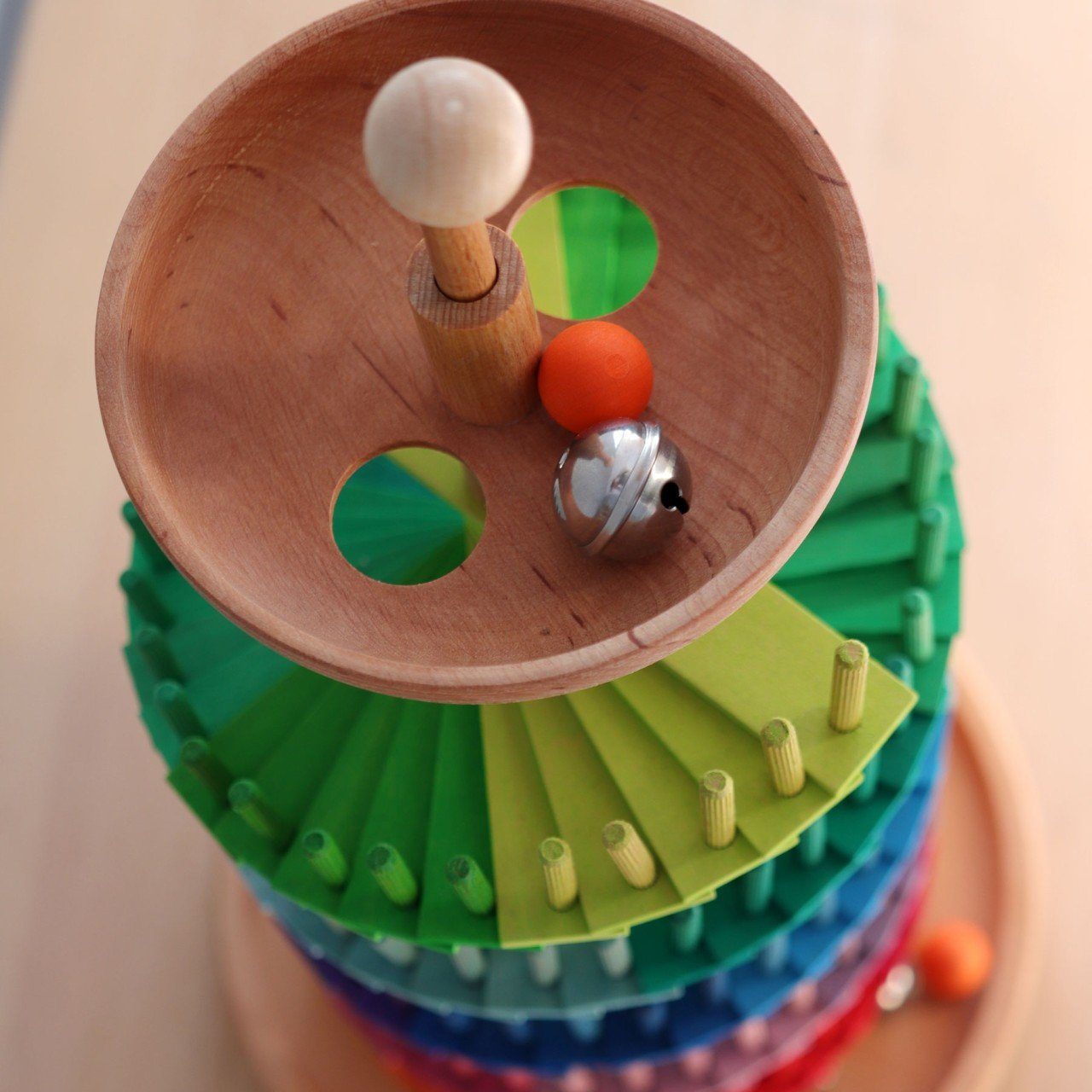GRIMM´S Spiel und Holz Design Kugelbahn HOLZSPIELZEUG Bausatz Kugelbahn in Regenbogenfarben