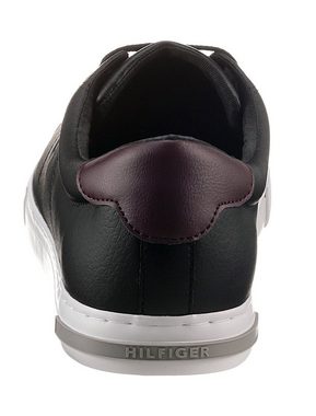 Tommy Hilfiger ESSENTIAL LEATHER DETAIL VUL Sneaker mit Kontrastbesatz, Freizeitschuh, Halbschuh, Schnürschuh