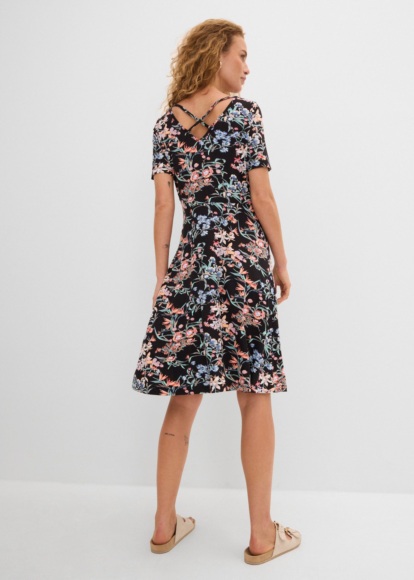 bonprix Jerseykleid für warme Tage, aus Viskose mit Elasthan, A-Linien-Schnitt