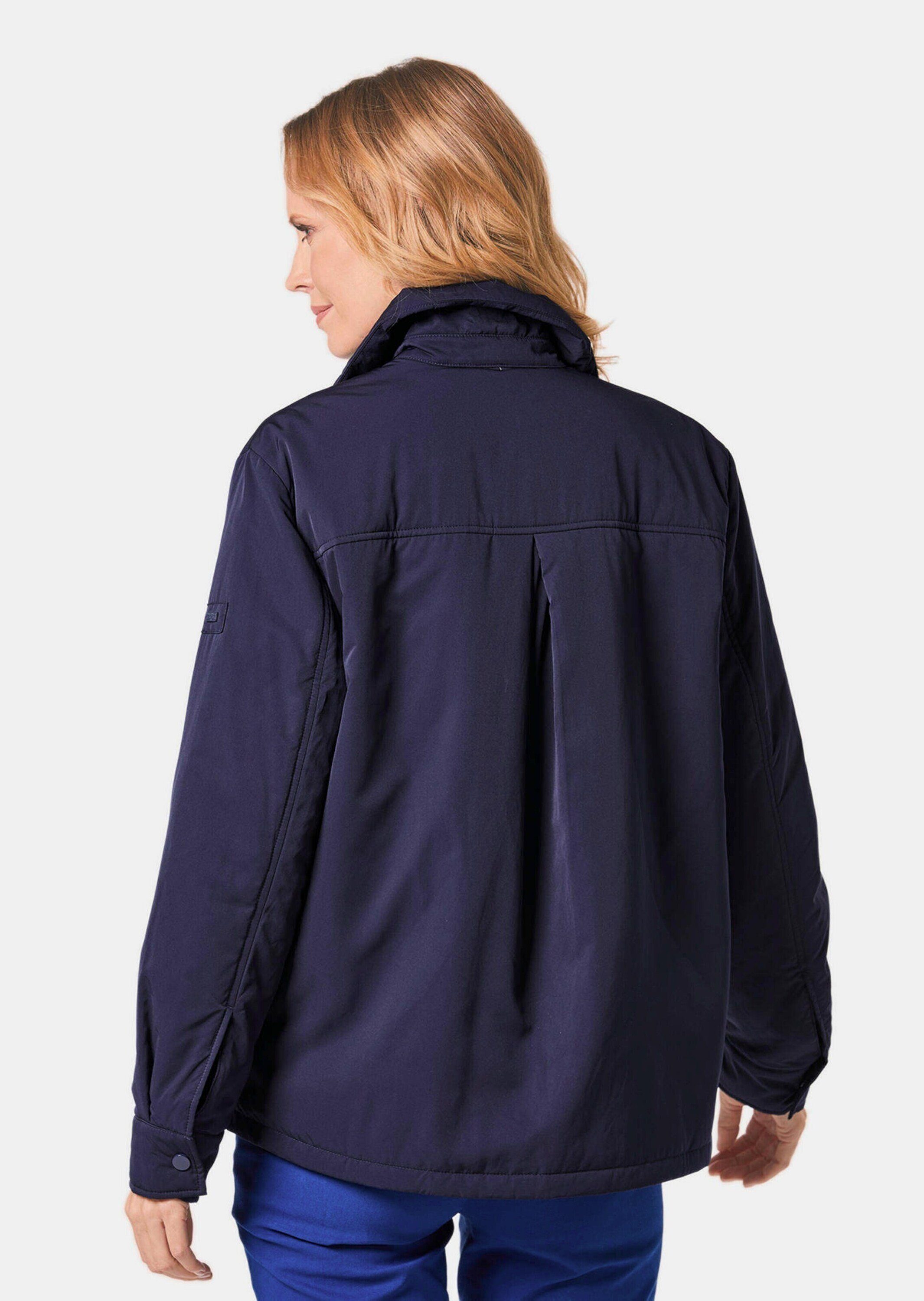 GOLDNER Outdoorjacke Leicht wattierte Glanz-Hemdjacke Unifarbenes Design mit klassischem Hemdkragen