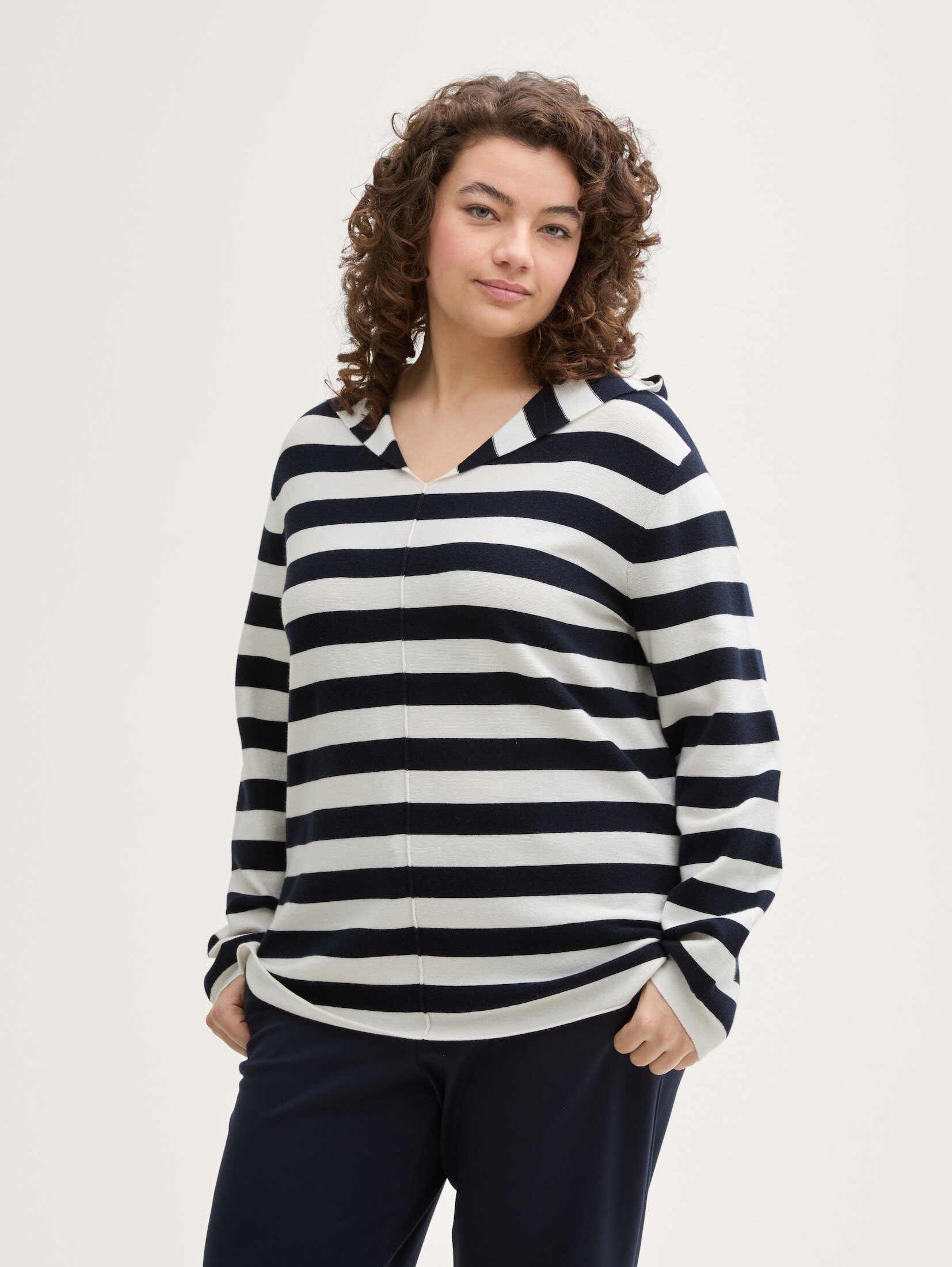 Strickpullover Plus Size - Strickpullover mit Kapuze