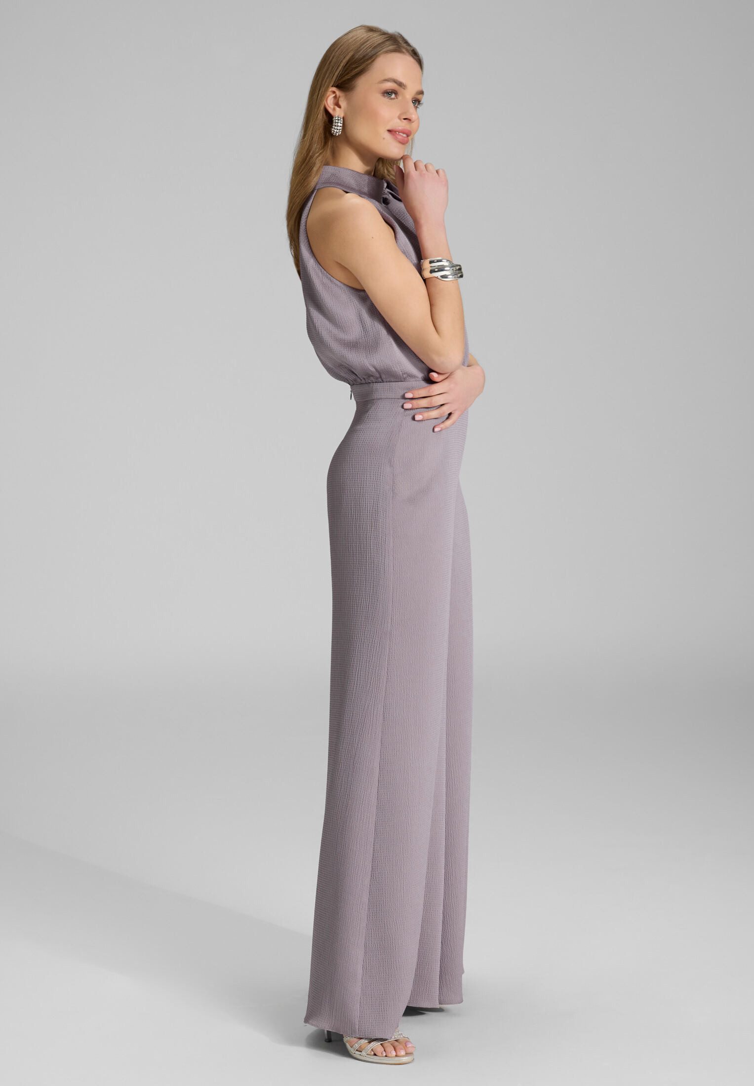 SWING Jumpsuit - Jumpsuit mit Schluppe aus Satin Oberteil in lockerer Passform – Bild 5 von 5