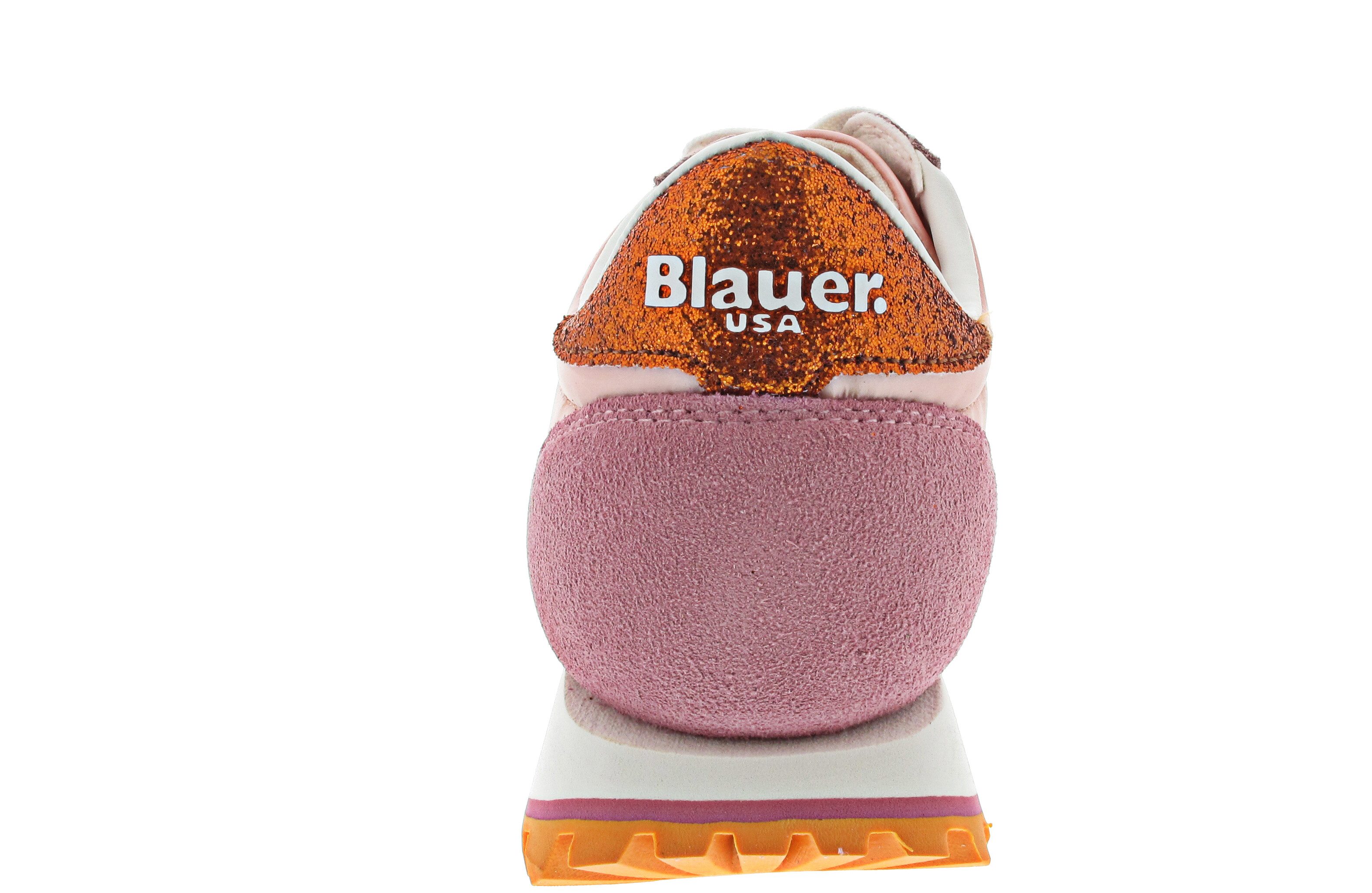 Blauer Sneaker