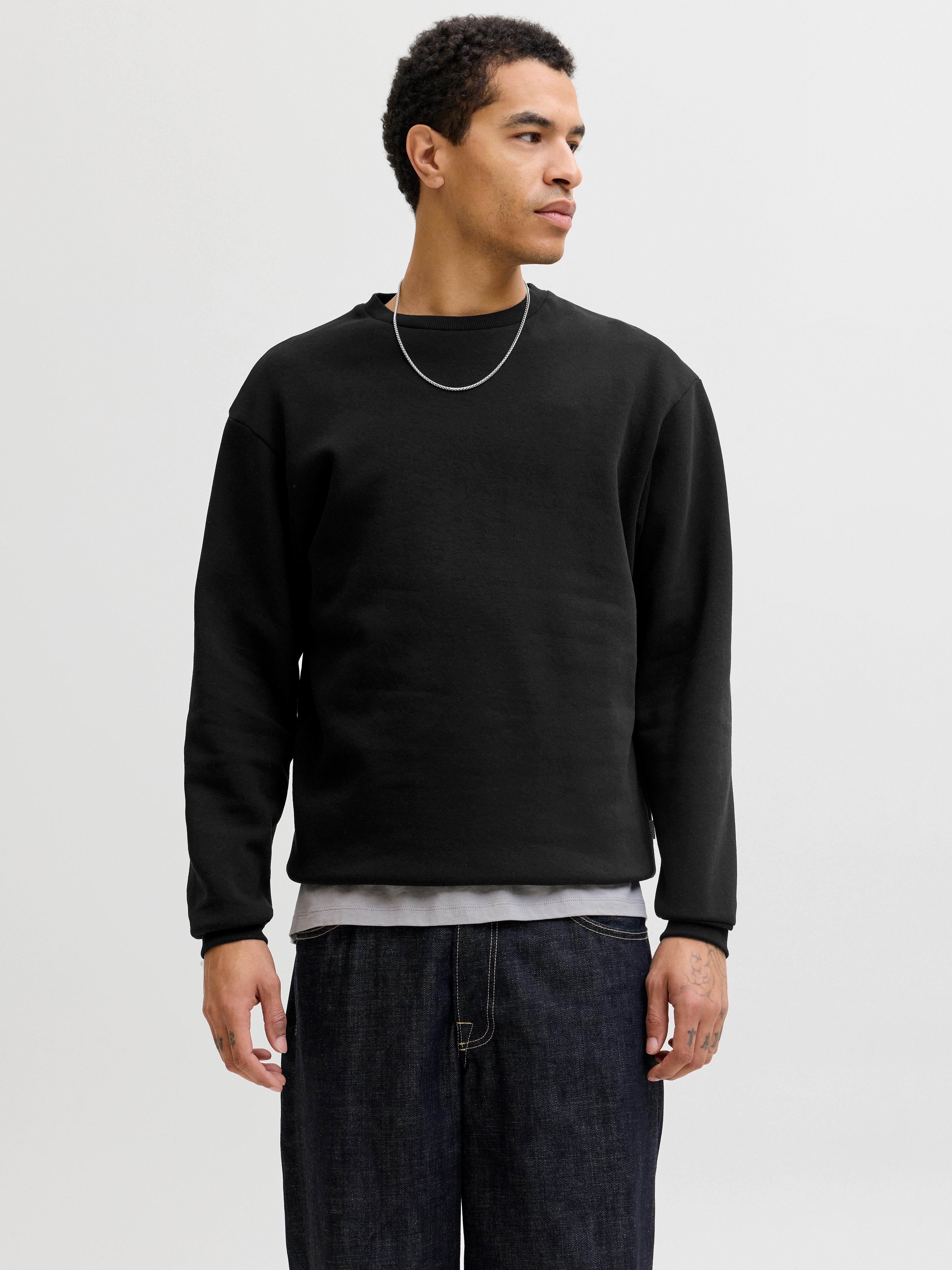 Jack & Jones Sweatshirt JJEBRADLEY mit Rippbündchen für Alltag und Freizeit mit Rippbündchen