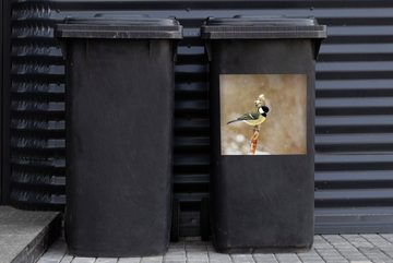 MuchoWow Wandsticker Große Meise im Schnee (1 St), Mülleimer-aufkleber, Mülltonne, Sticker, Container, Abfalbehälter