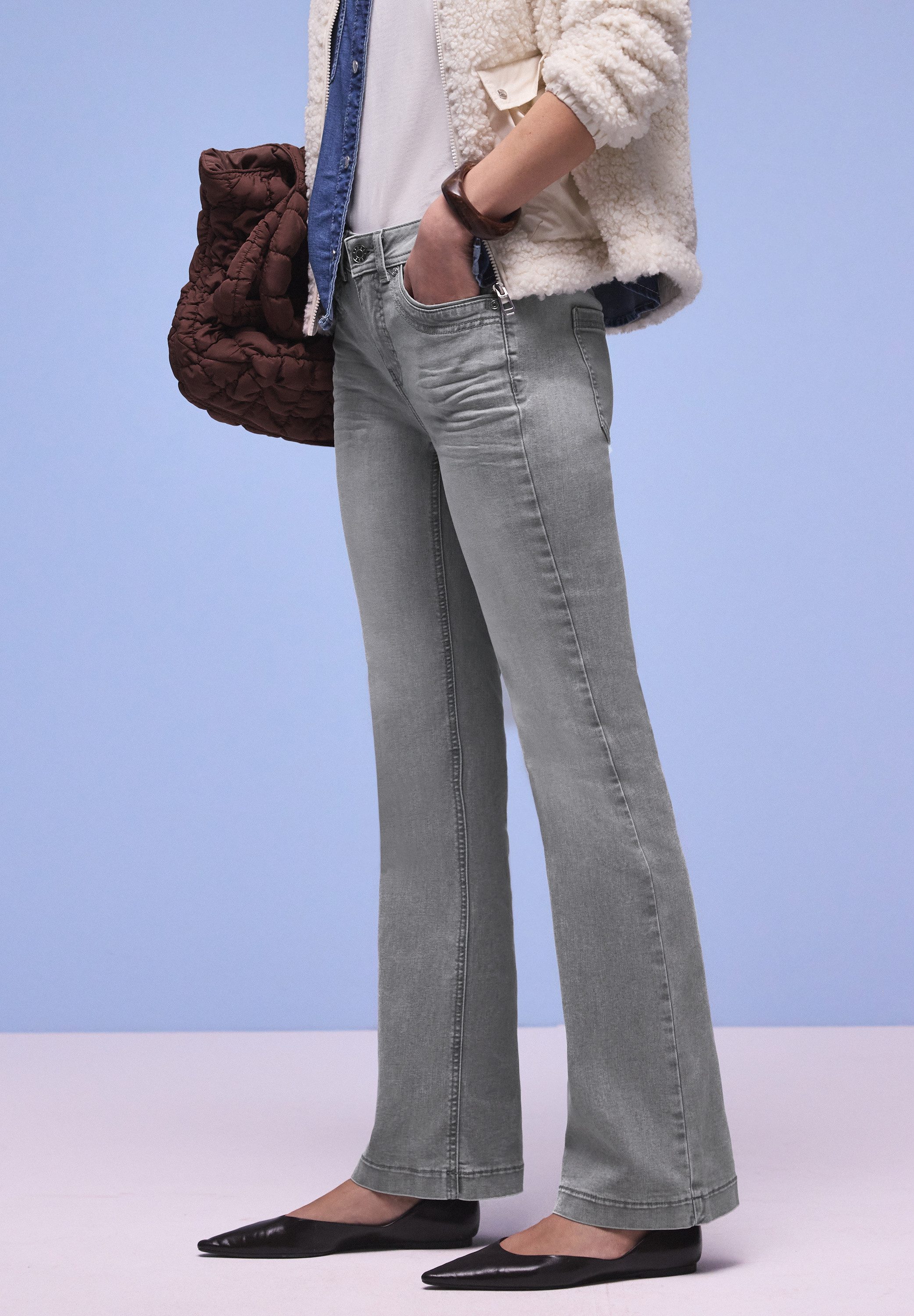 STREET ONE Bootcut-Jeans Style Blaire 5-Pocket-Style, mit Viskose und Stretch