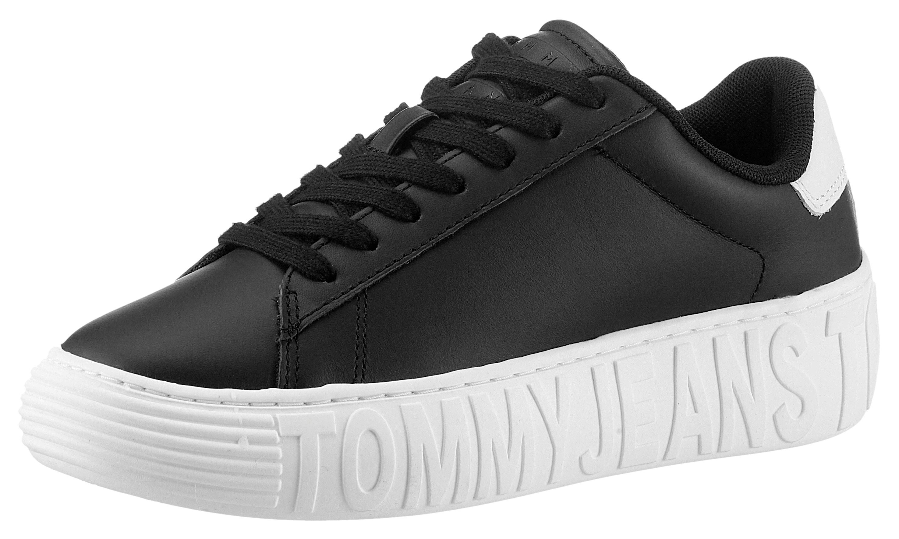 Tommy Jeans TJW LEATHER CUPSOLE ESS Plateausneaker mit auffälligem Logobuchstaben im Plateau schwarz