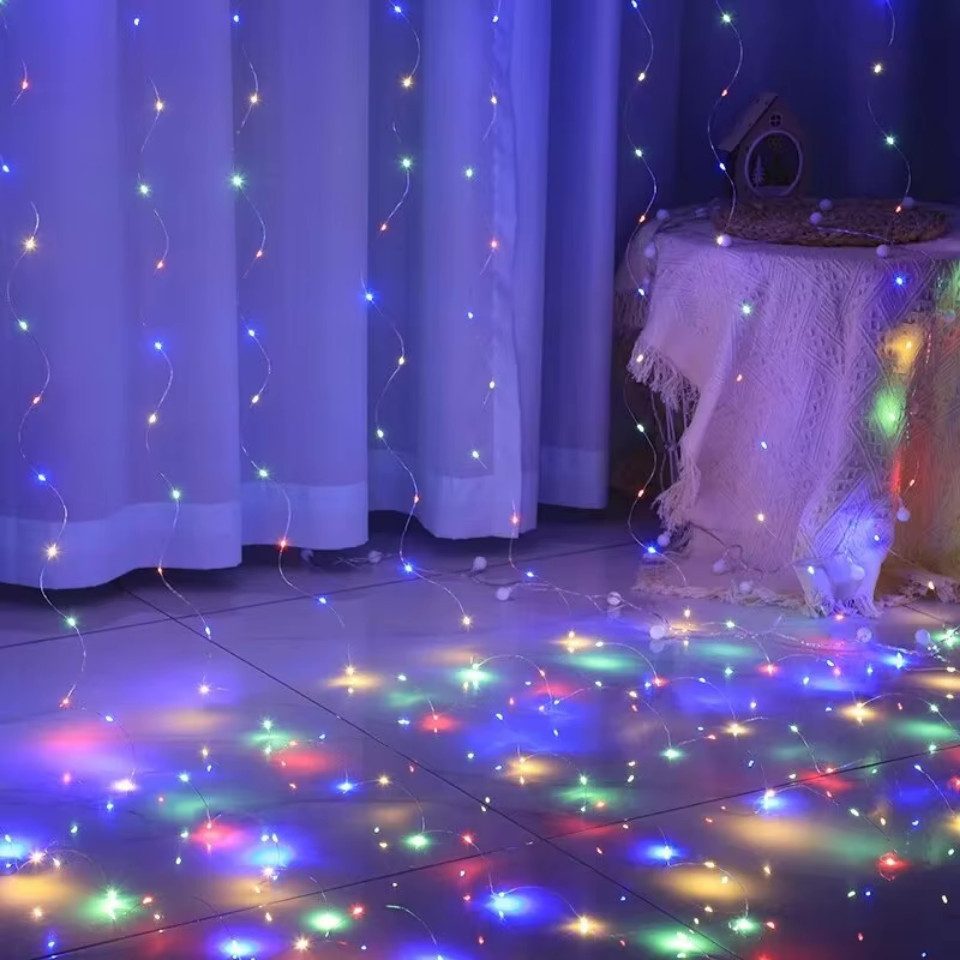 Montegoni LED-Lichtervorhang 3x3M 300 LED Lichterkette, USB betrieben, Fernbedienung, 8 Modi mit multifarben Licht und wasserdicht