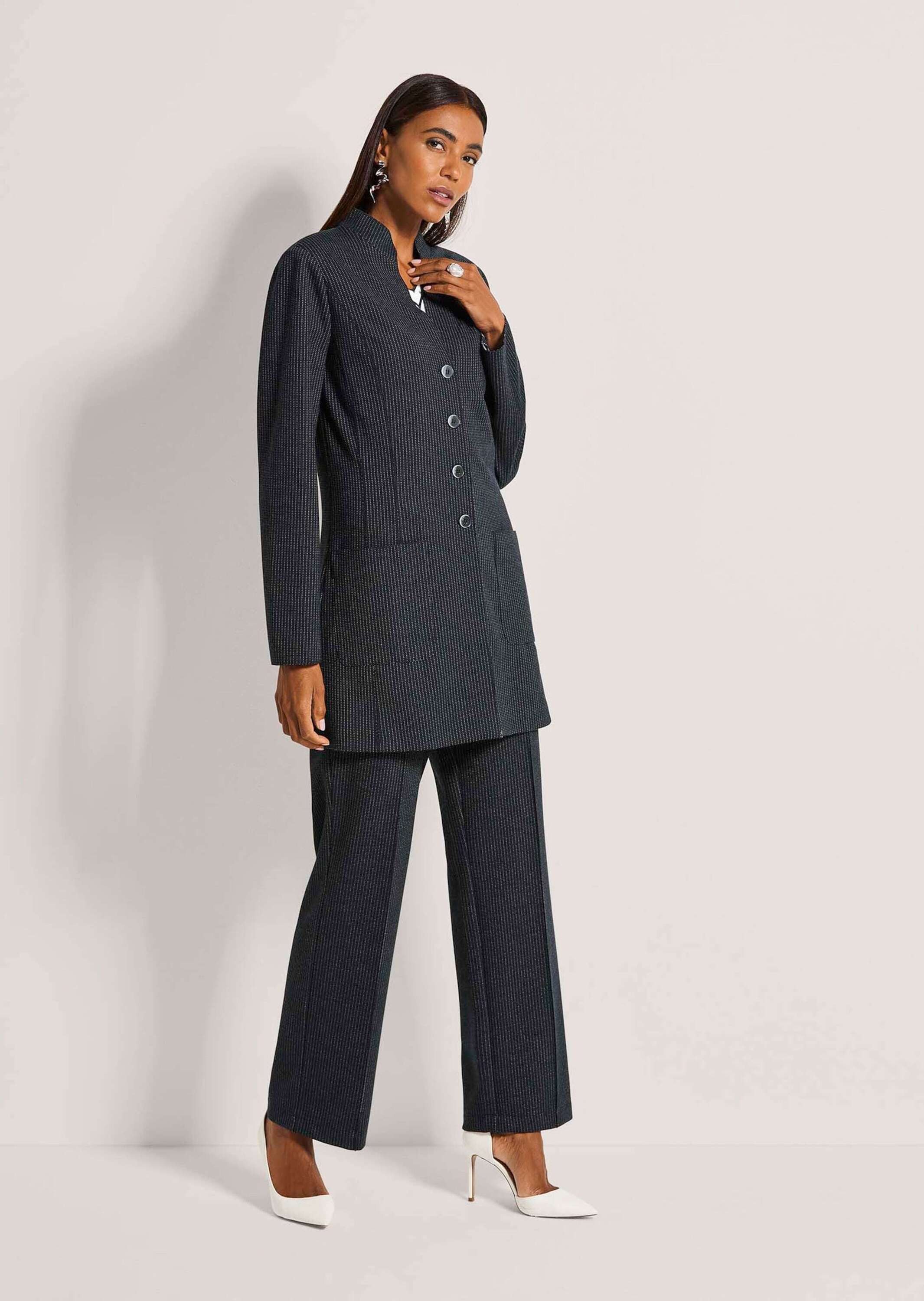 MADELEINE Longblazer Eleganter Einreiher mit Nadelstreifen Stilvoller Jerseyblazer mit Stehkragen, Taschen und Langarm