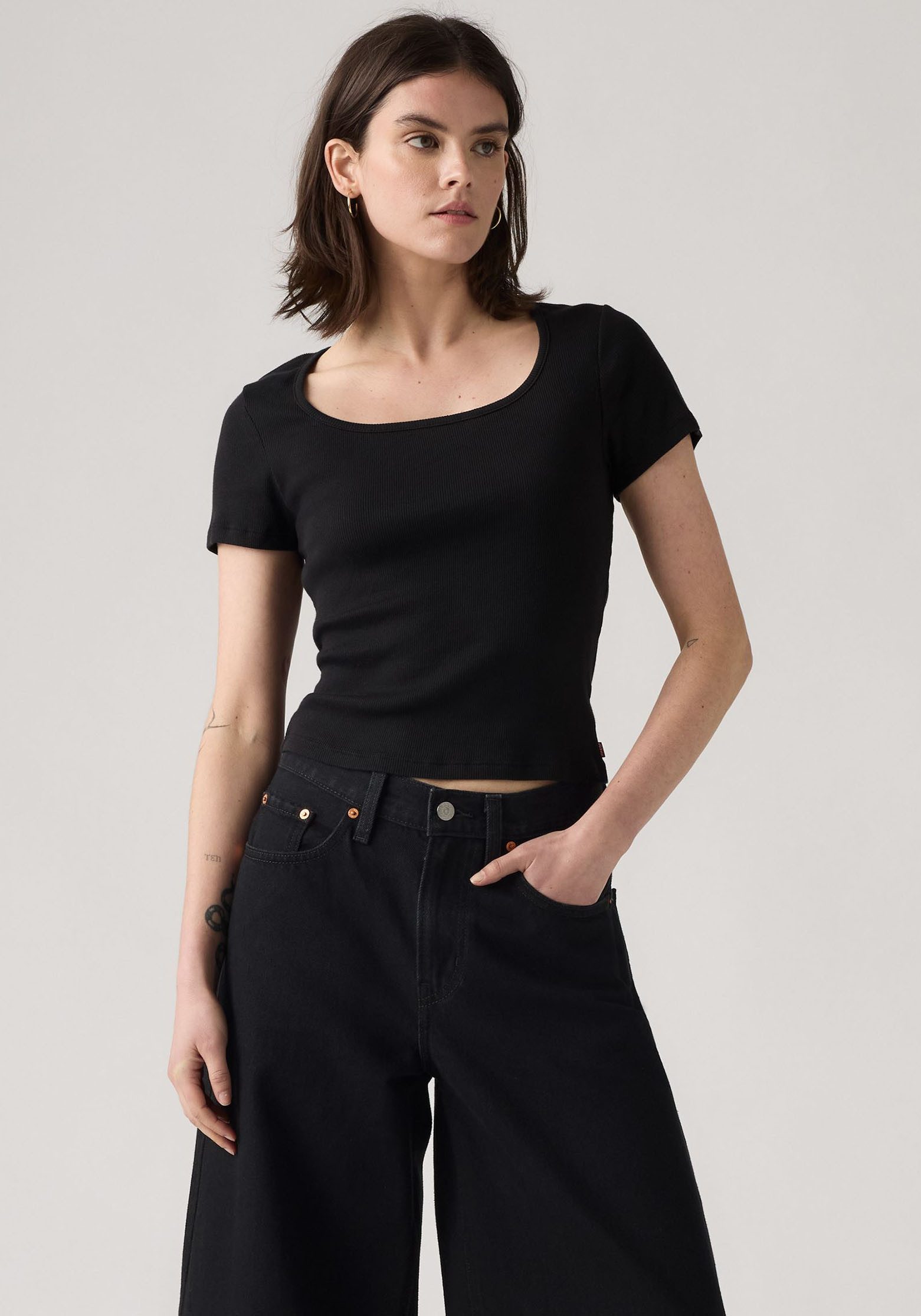 Levi's® T-Shirt ESSENTIAL SQRD NE Feinrippqualität günstig online kaufen