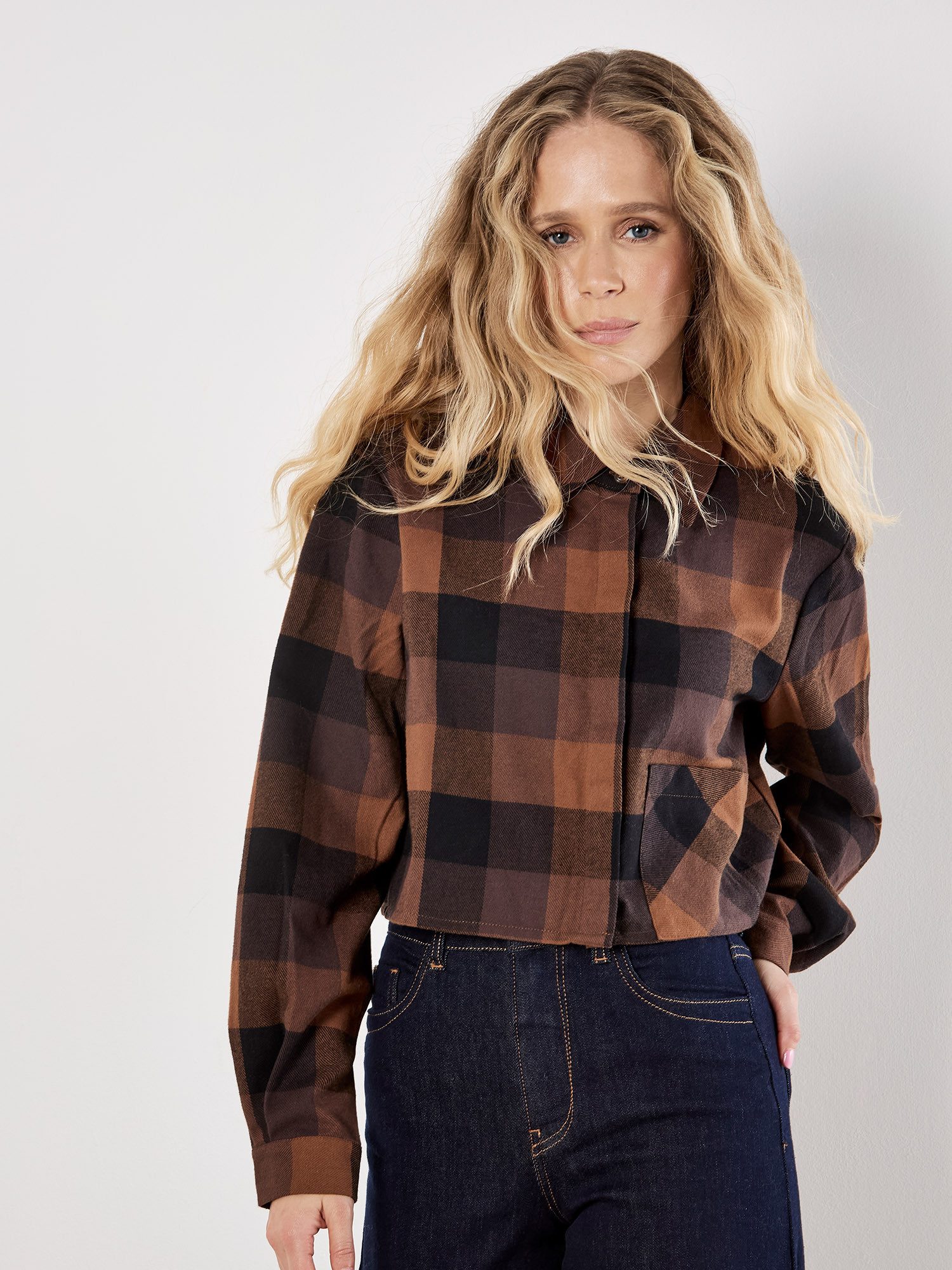 Apricot Karobluse Cropped-Hemd mit verdeckter Knopfliste günstig online kaufen