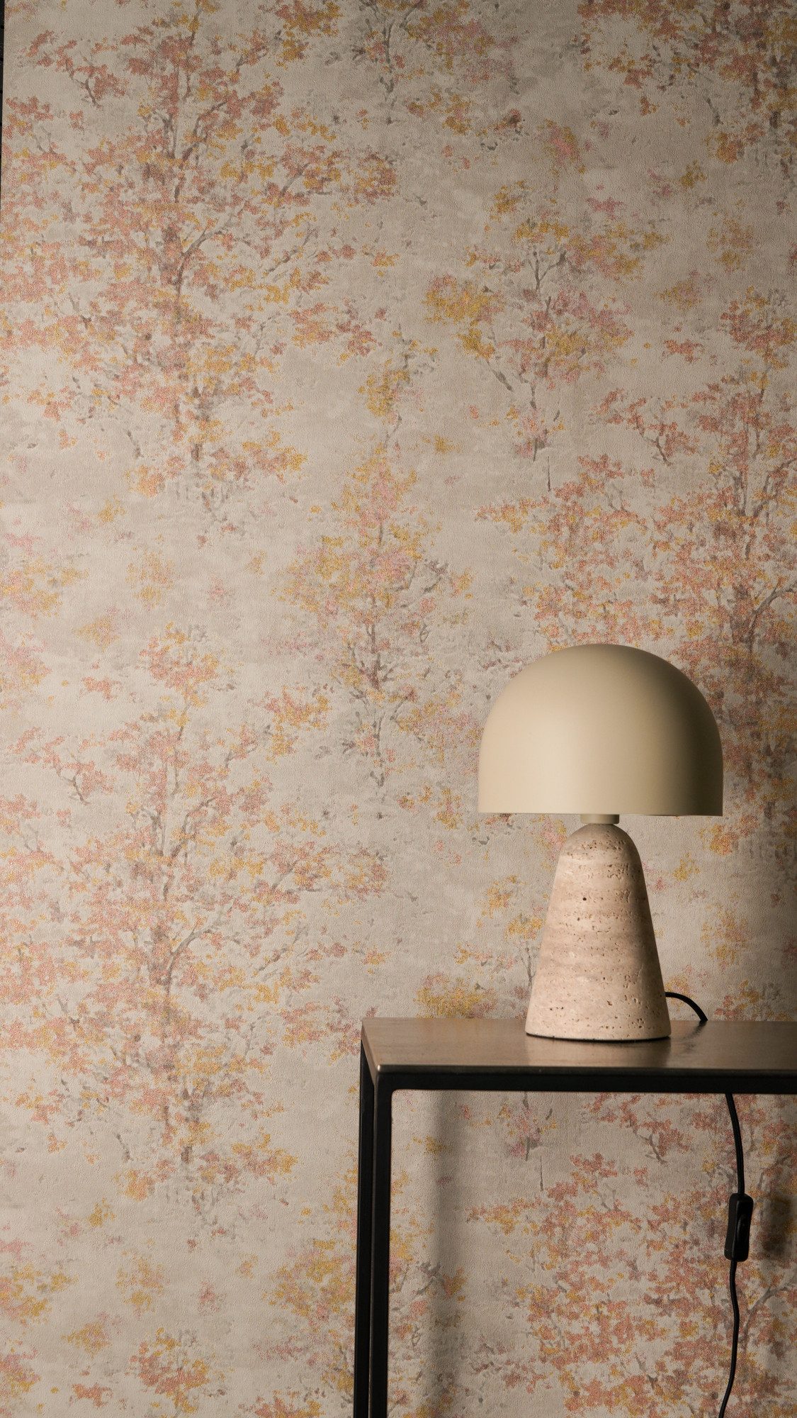 living walls Vliestapete Vibes & Styles Astrid – Whispering Woods Vliestapete, leicht strukturiert, glänzend, (1 St), Zarte Baumstruktur im Aquarellstil mit feinem Glitzer- und Glanzeffekt