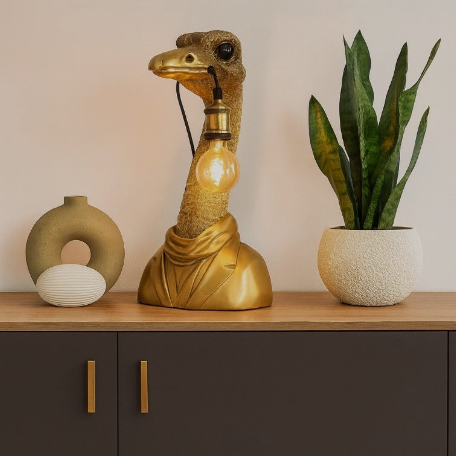 Online-Fuchs Tischleuchte - imposante goldene Dekolampe Strauß für Wohnzimmer - Deko afrikanisch, E27 Glühbirne wechselbar, indirekte Beleuchtung, auch als Nachttisch geeignet - 48 cm groß