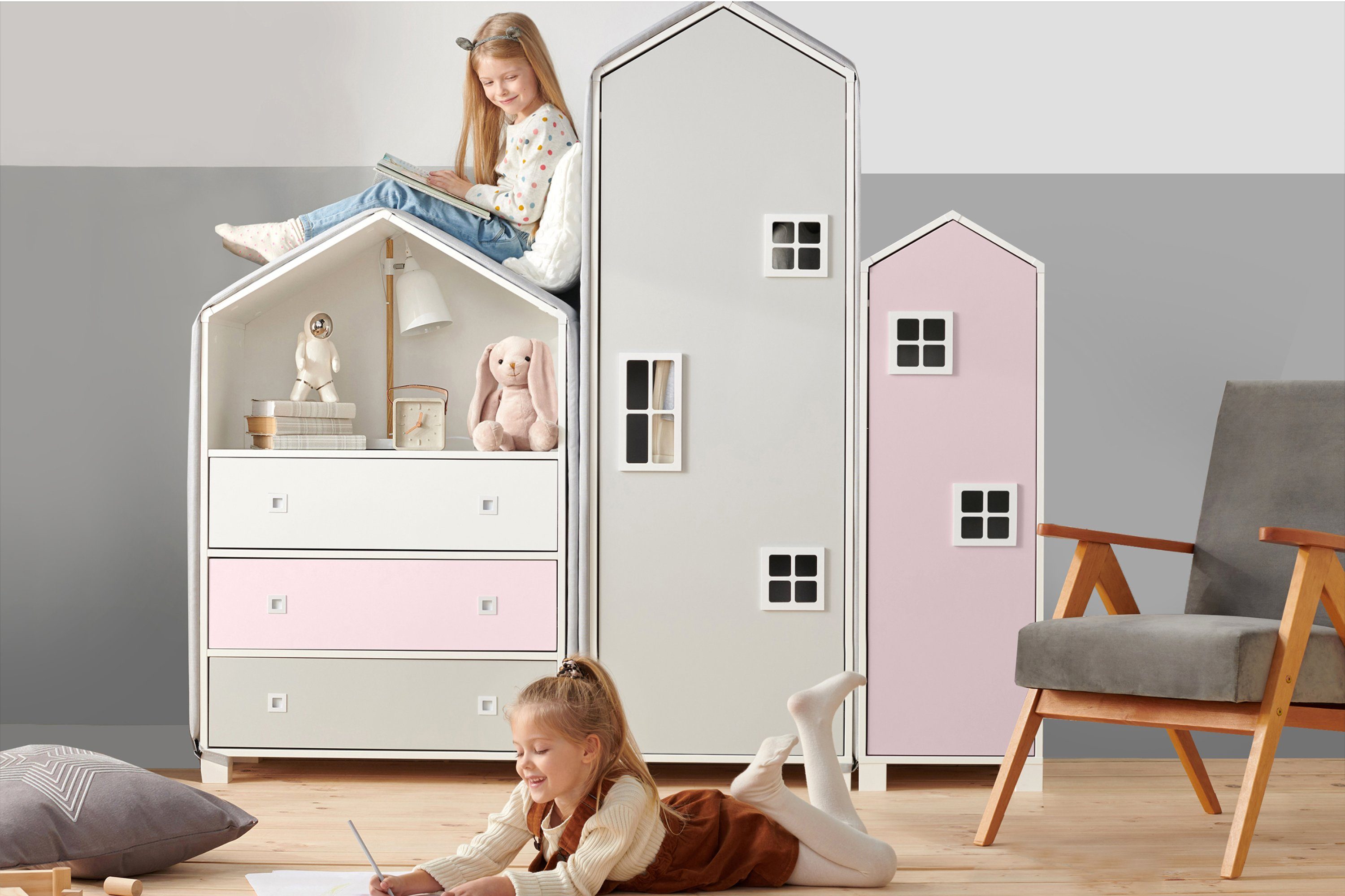 mit Spielzeugschrank Kinderkleiderschrank Hausform Türen, Einlegeböden, Konsimo Drehtürenschrank / Grifffunktion Schrank rosa 3 weiß mit Fenster MIRUM
