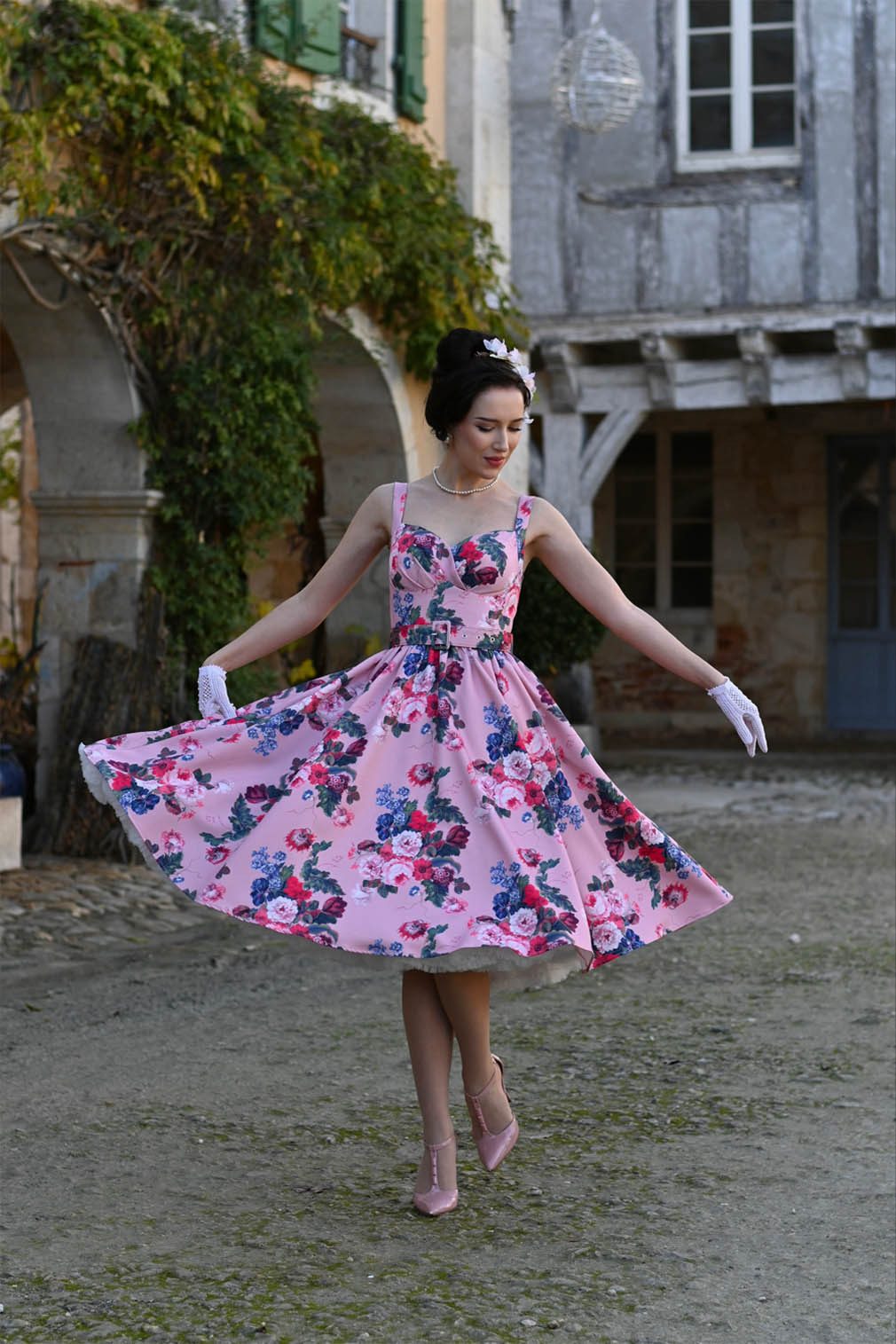 Hearts & Roses London A-Linien-Kleid Rosabelle Bloom Rosen Pfingstrosen Vin günstig online kaufen