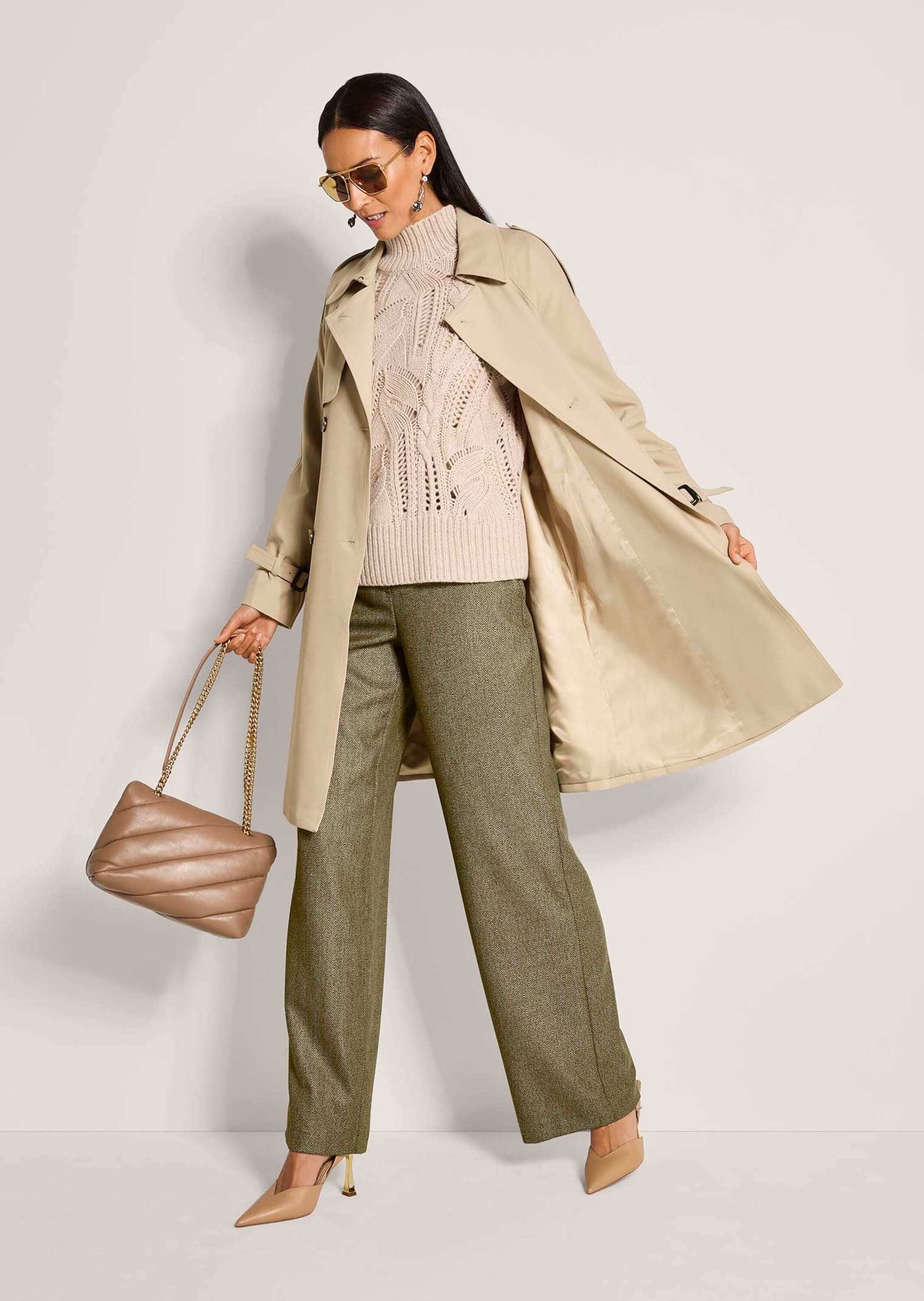 MADELEINE Trenchcoat Eleganter gefütterter Zweireiher Trenchcoat in Longform mit Reverskragen und stilvollen Hornknöpfen