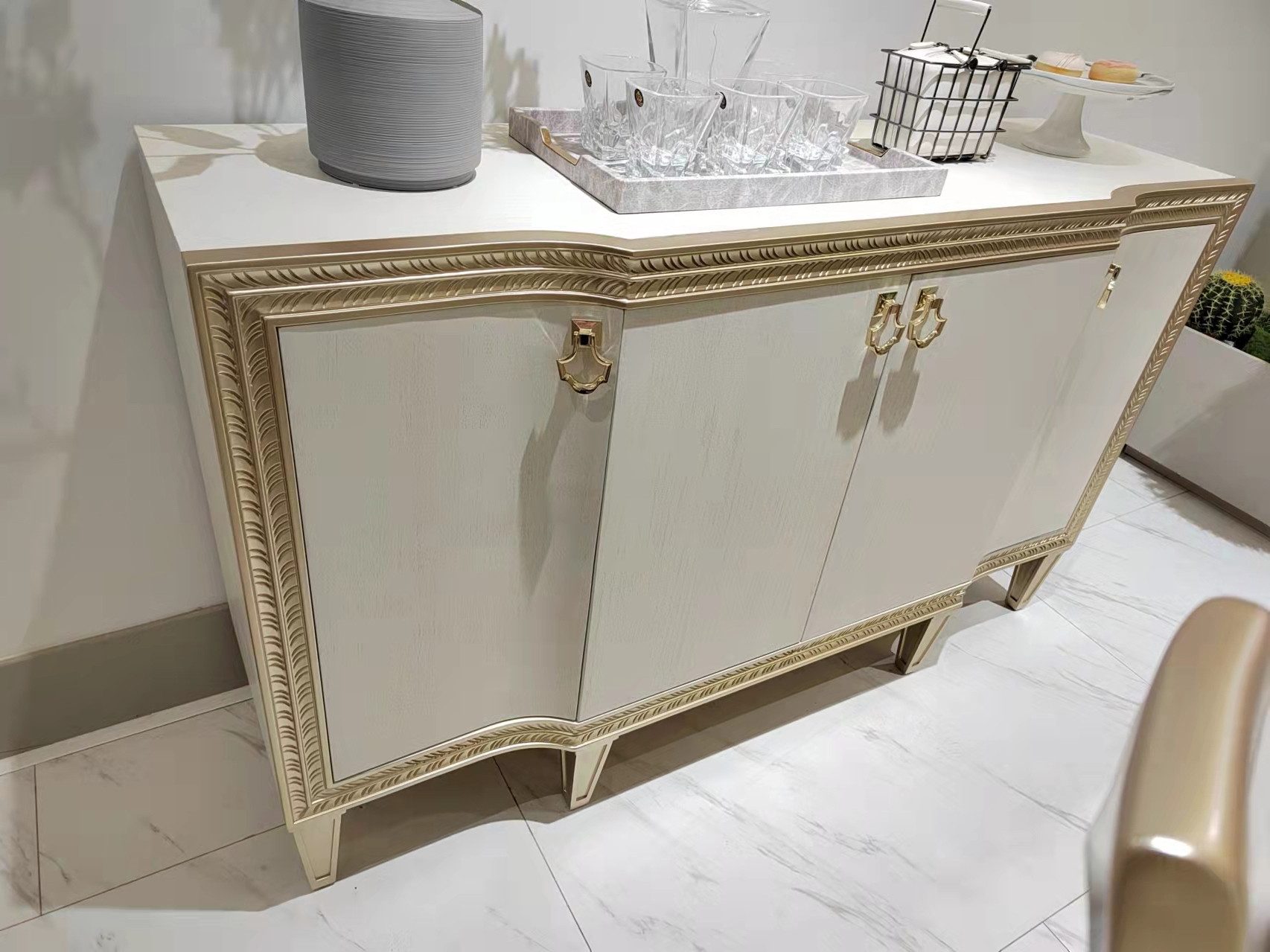 Xlmoebel Sideboard Luxuriöse Schränke aus Edelholz Design Konsole - Kommode mit niedrigem (Kommode), Hergestellt in Europa