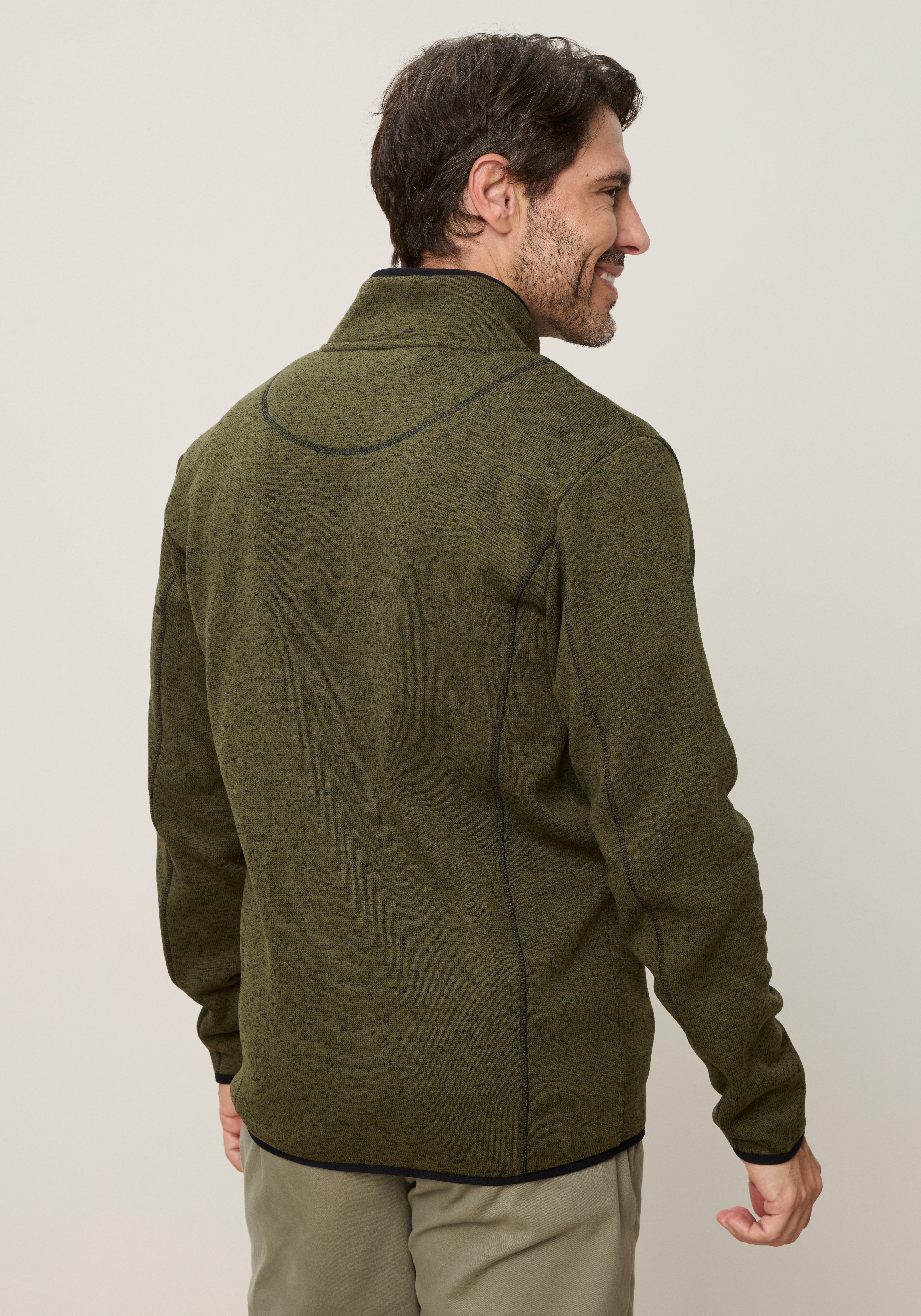 Man's World Strickfleecejacke für die Übergangszeit, mit Reißverschlusstaschen, mit Stehkragen – Bild 3 von 5