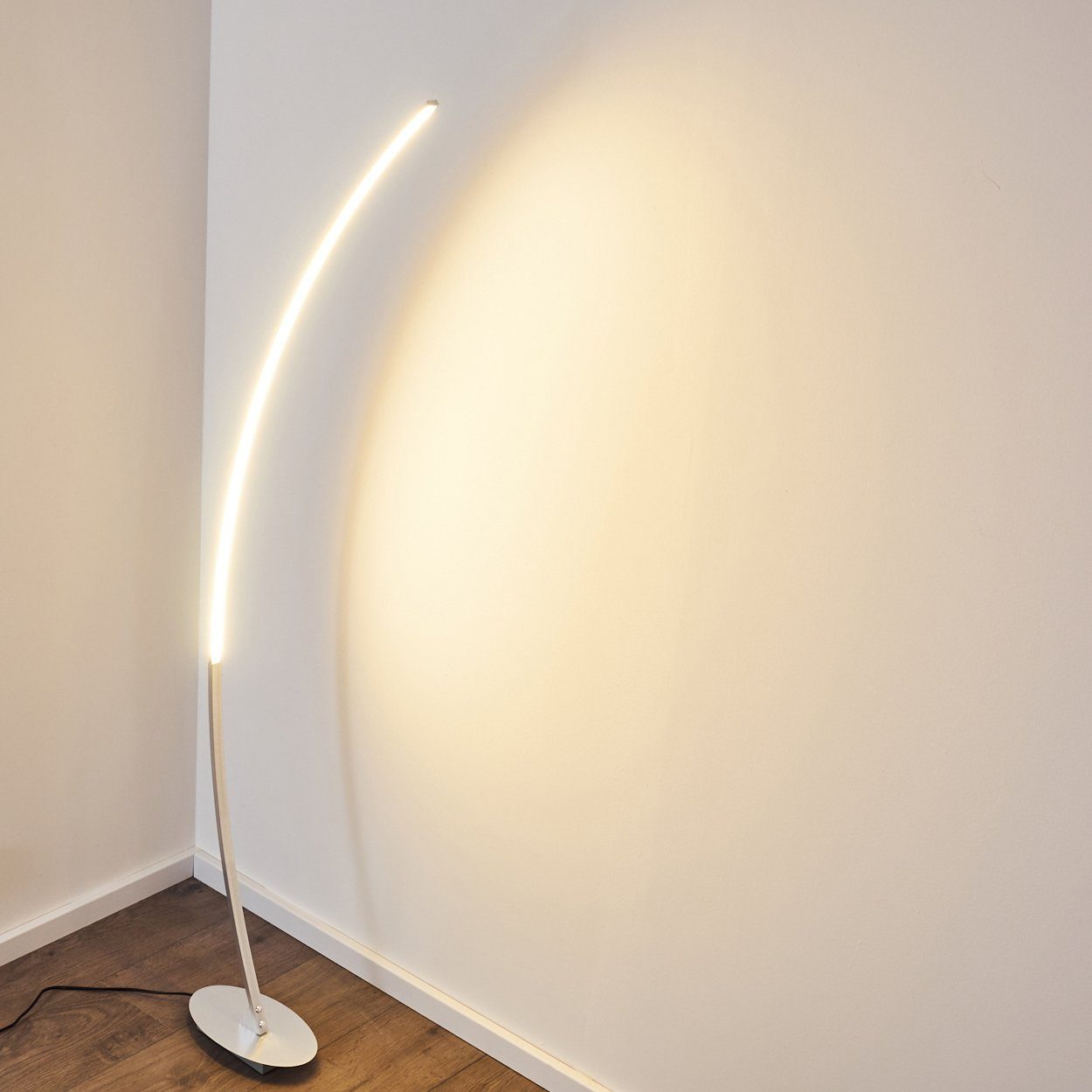 hofstein Bogenlampe »Oneto« LED Leselampe, fest mit Designer und in LEDs eingebaute 1100 Standlampe Aluminiumgebürstet, Fußschalter Kabel, Lumen