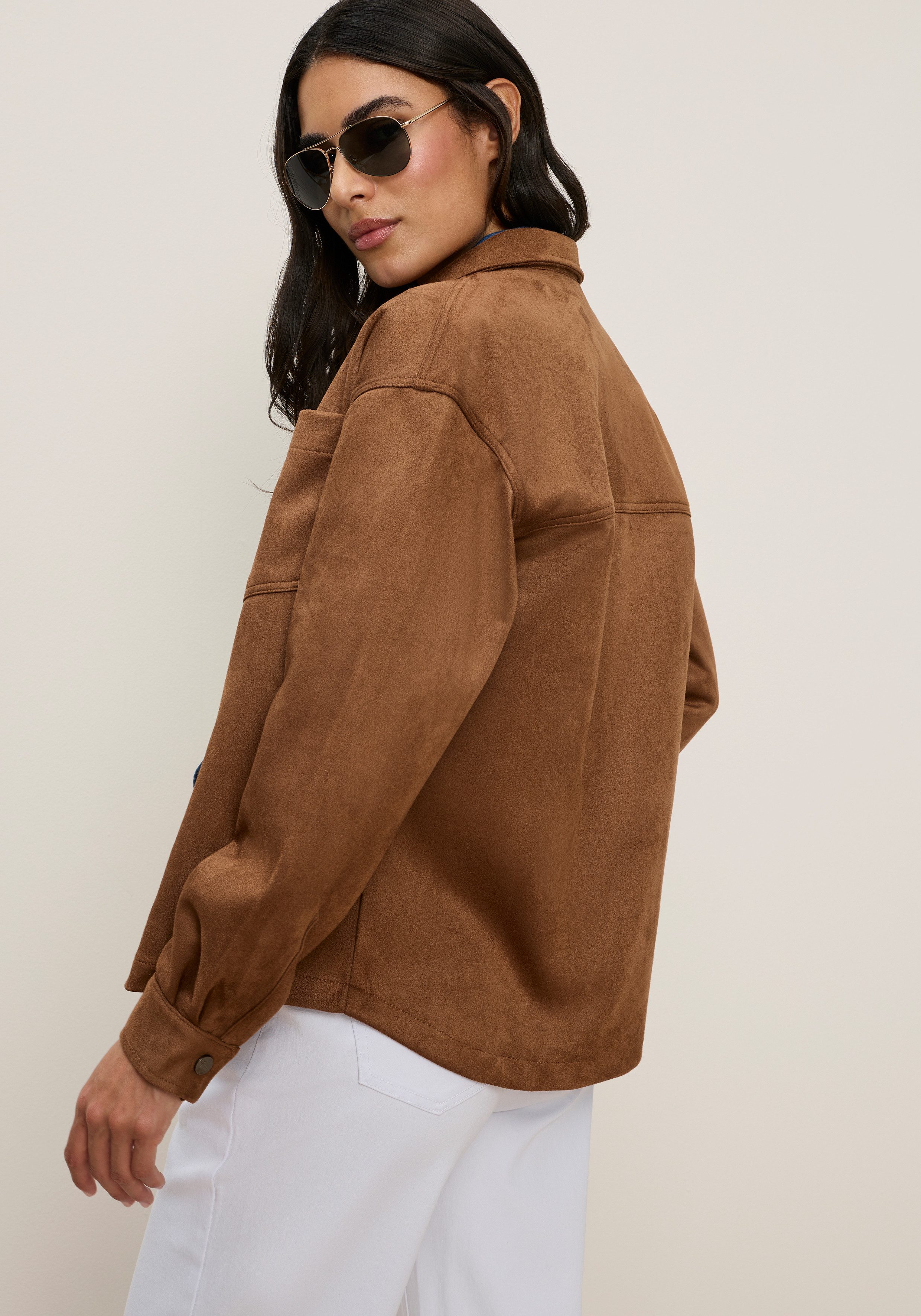 Tamaris Lederimitatjacke aus weichem Veloursleder-Imitat hüftbedeckende Länge, mit Knopfleiste