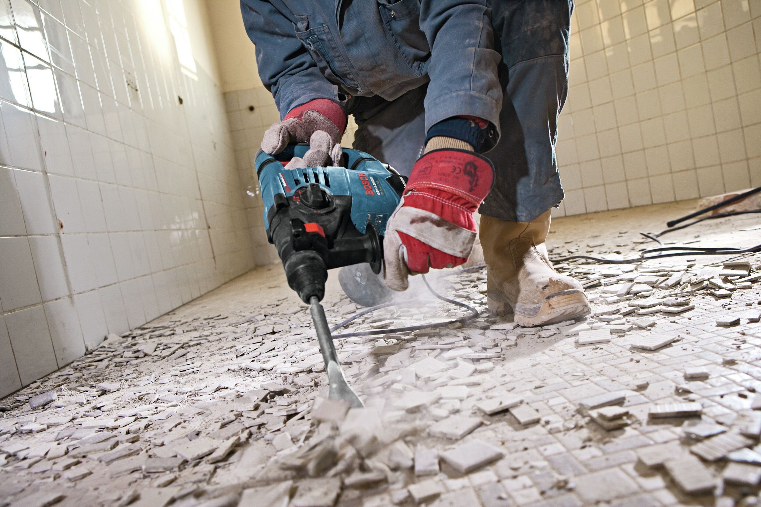 Bosch Professional Bohrhammer GBH 3-28 DRE, 230 V, max. 900 U/min, Mit SDS plus - im Handwerkerkoffer