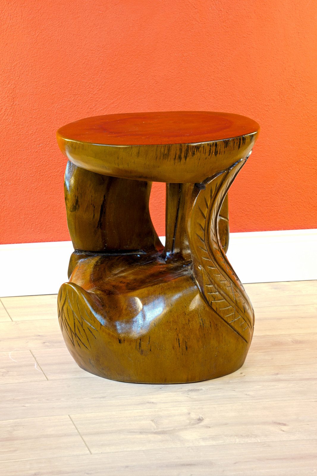 Kinaree Blumentisch Holz Beistelltisch SORONG, Schnitzerei Schwan, Handgefertigt, Akazie Massivholz
