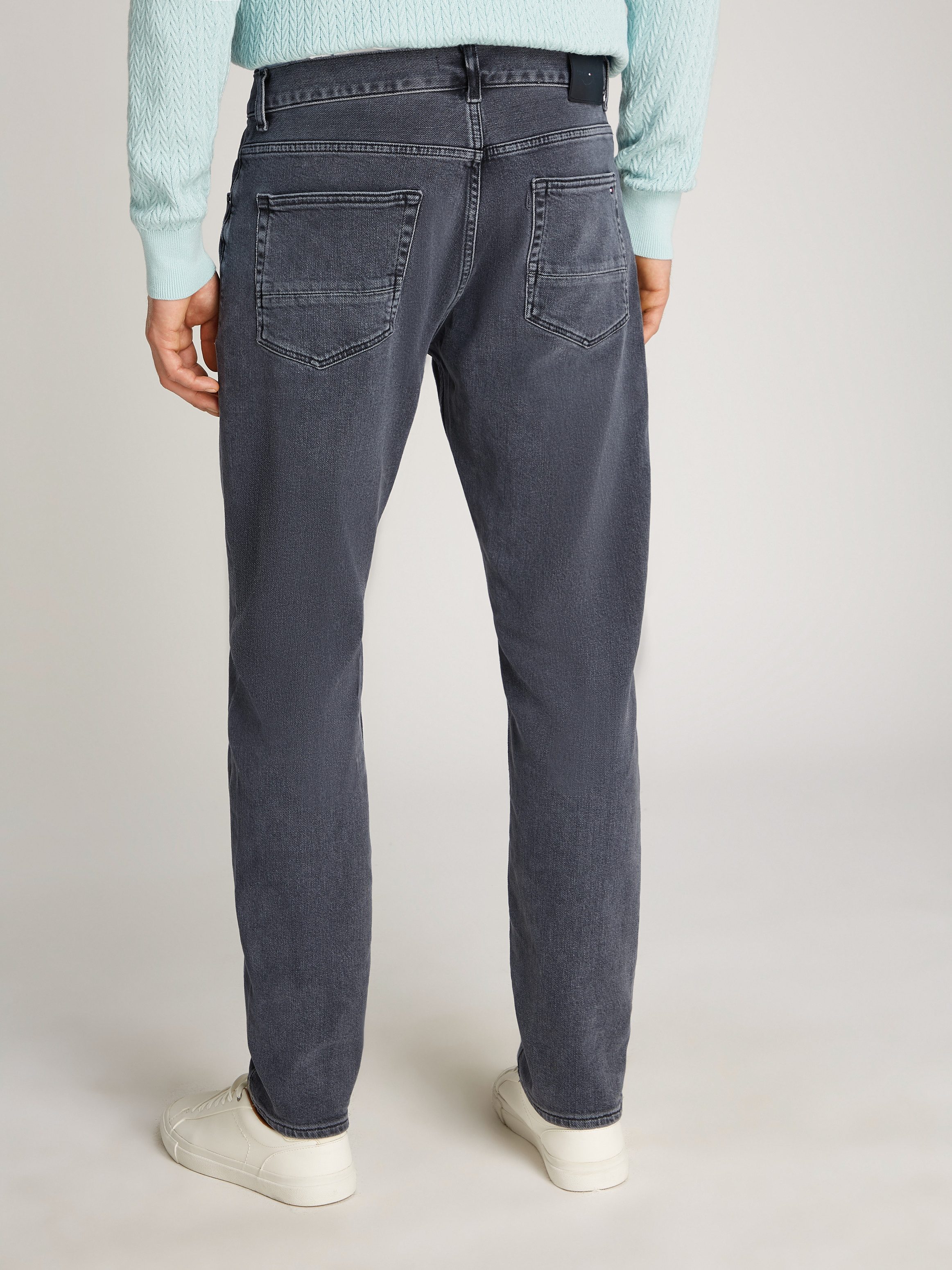 Tommy Hilfiger Tapered-fit-Jeans HARLEM Tapered Fit in grauer Waschung günstig online kaufen