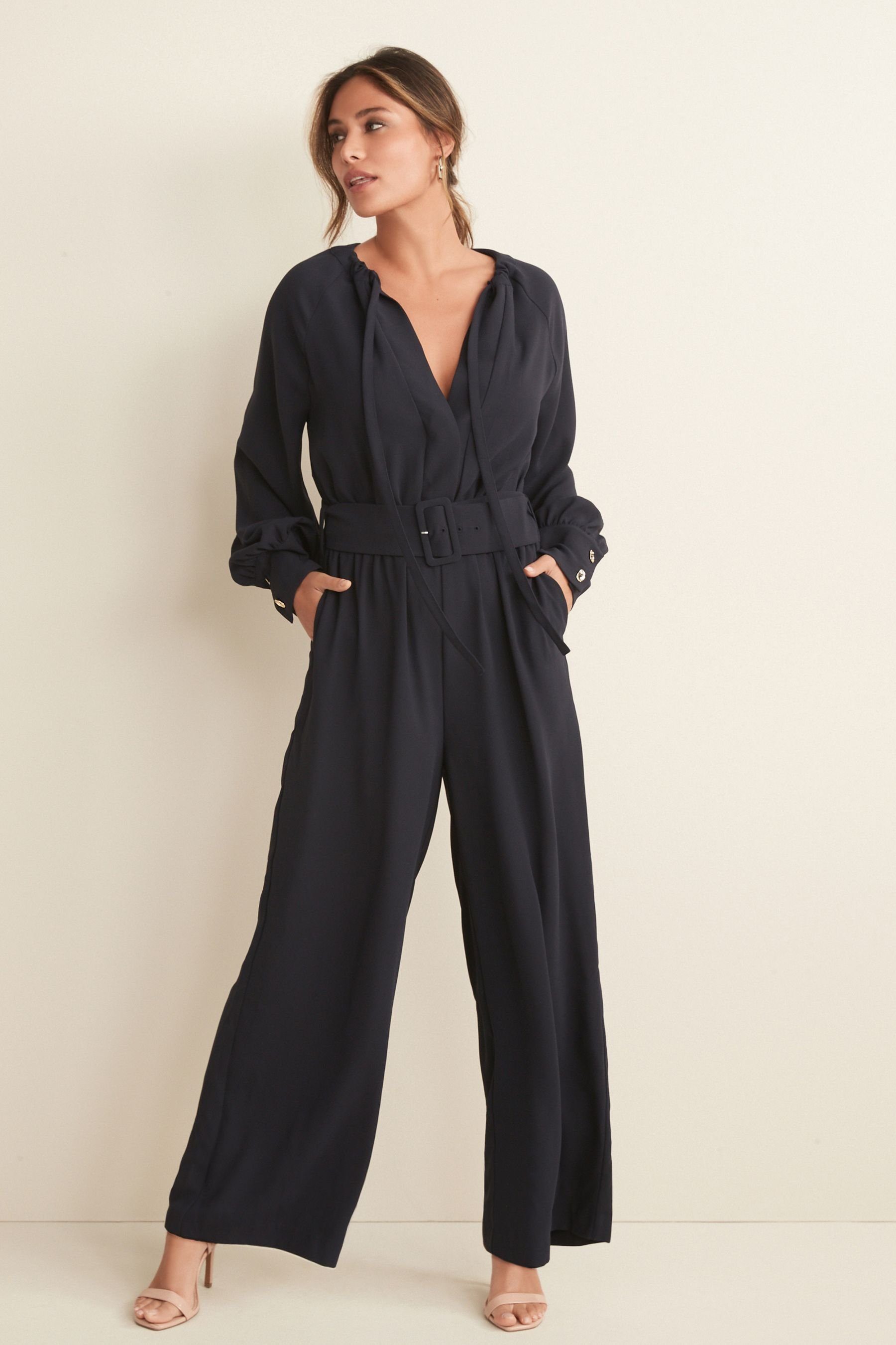 Crêpe-Overall (1-tlg) Nackenhalter Jumpsuit mit Next