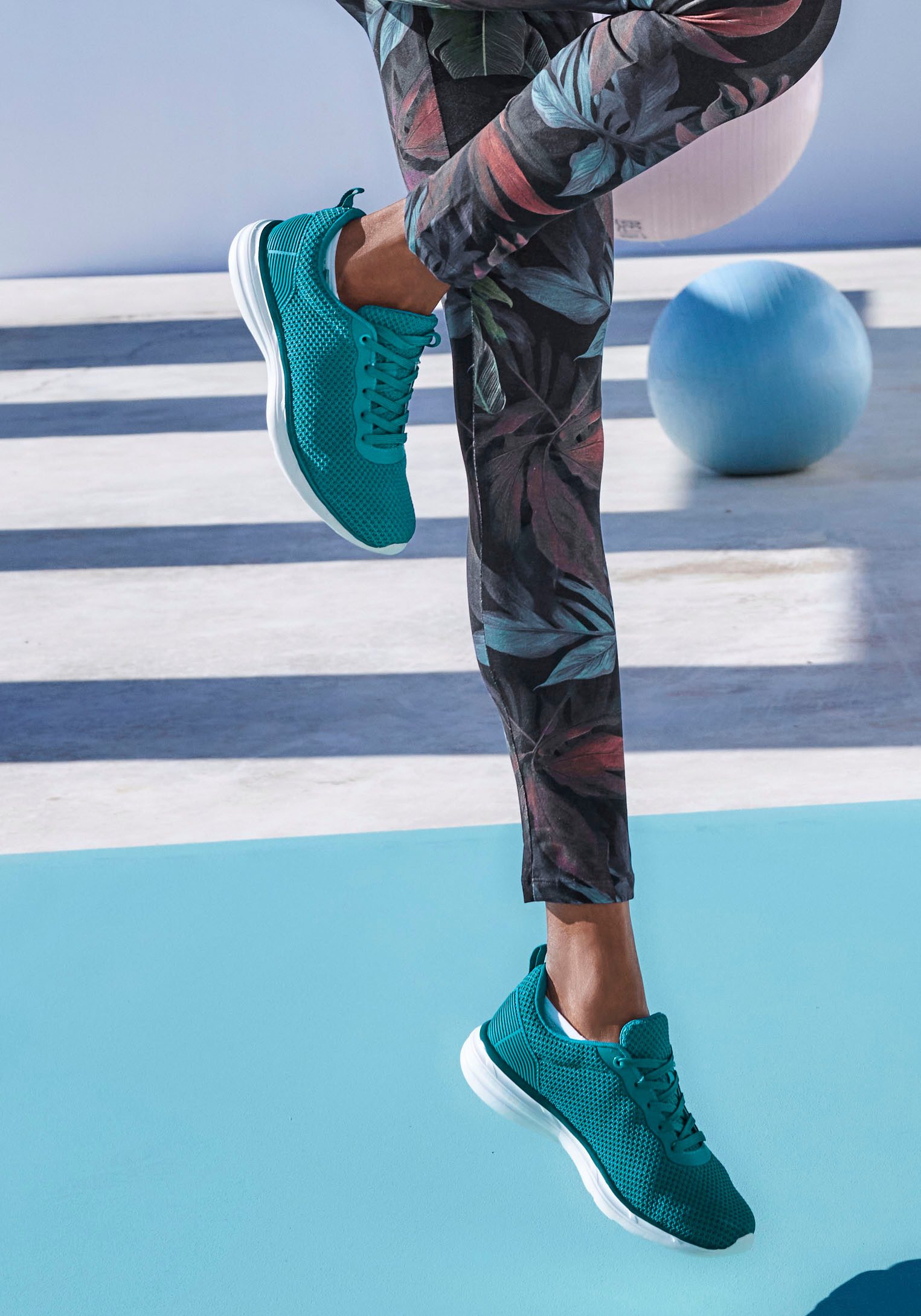 LASCANA Turnschuhe, Sneaker Schnürhalbschuh, Halbschuh, Freizeitschuh ultra günstig online kaufen