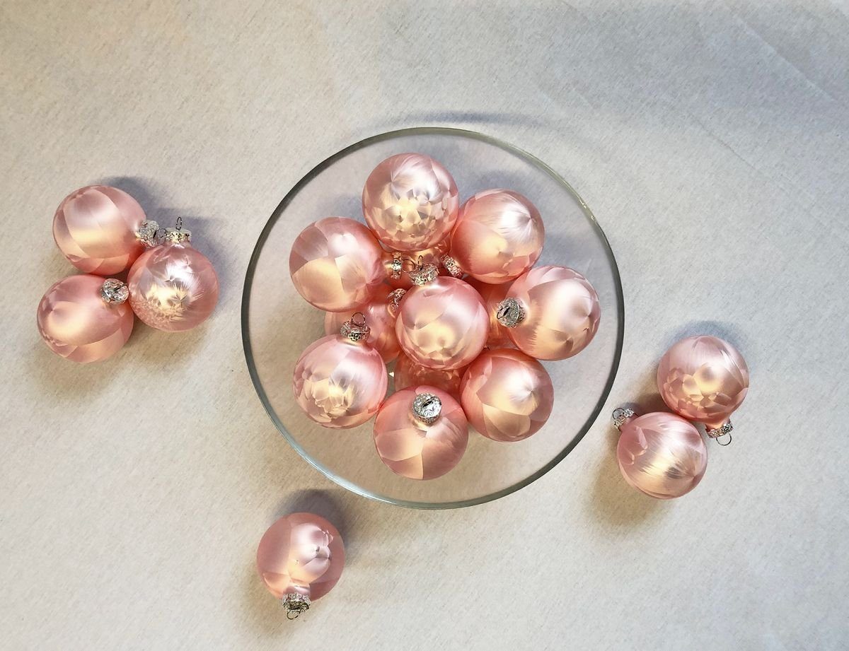 JACK Christbaumschmuck JACK Eislack Set Christbaumspitze 28cm + 12x Christbaumkugeln 6cm, inklusive praktischer Aufbewahrungsbox, Made in Germany