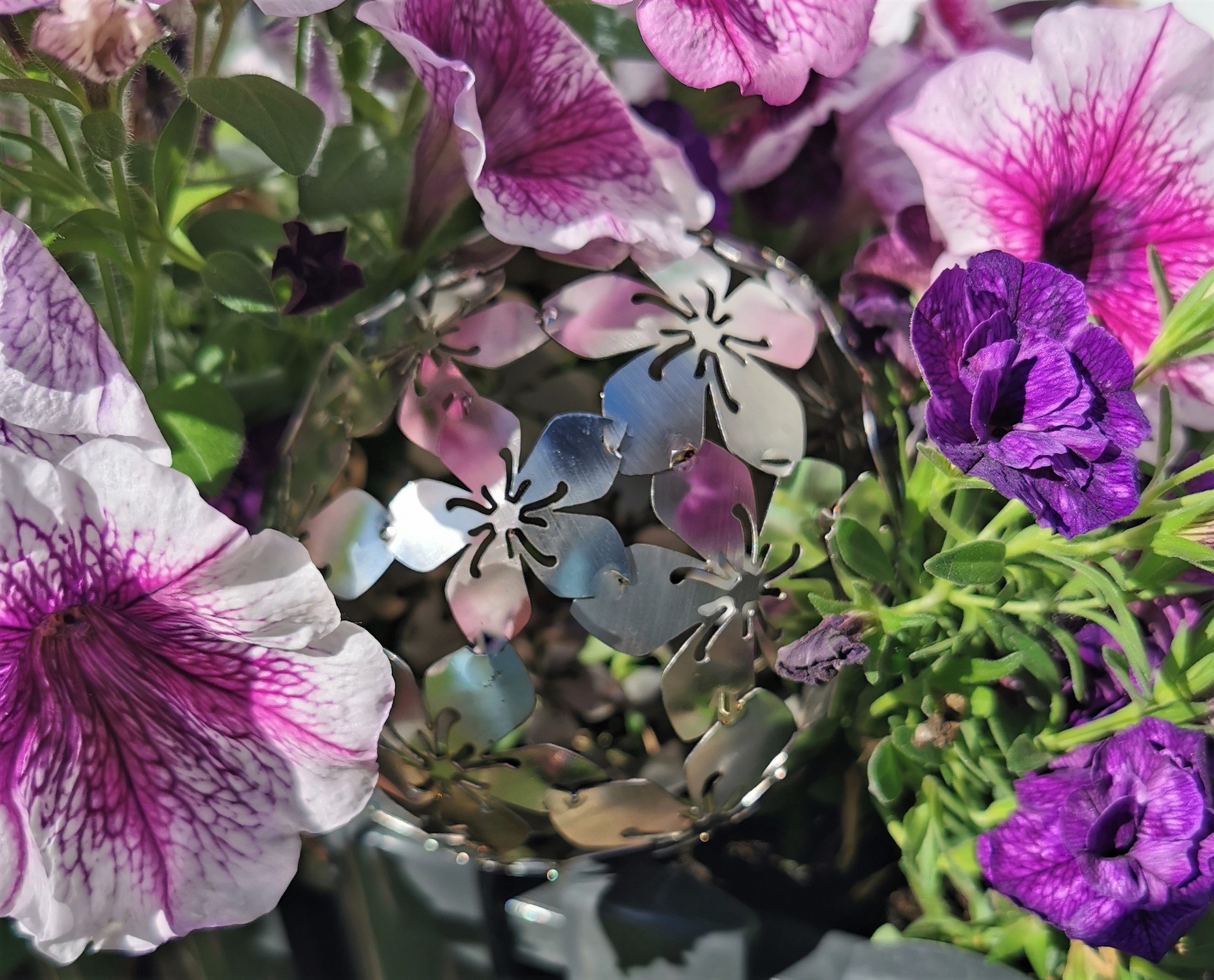Jürgen Bocker Garten-Ambiente Dekokugel Dekokugel Flower in verschiedenen Größen Edelstahl matt gebürstet Kugel Dekorationskugel Gartenkugel