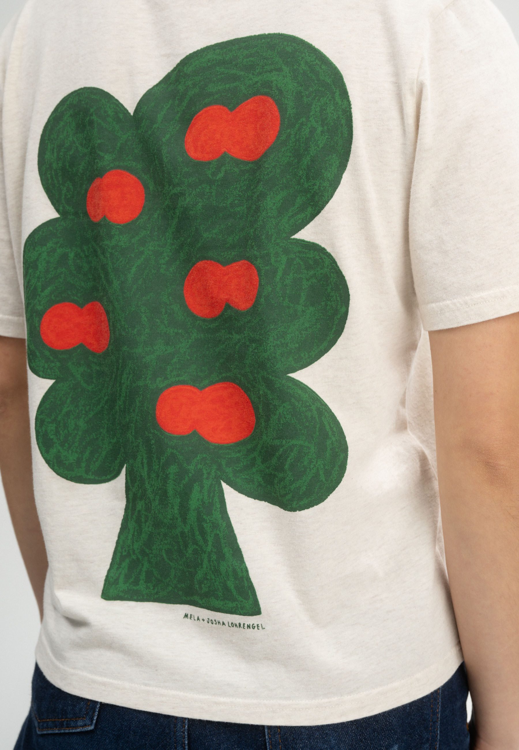MELA Kurzarmshirt T-Shirt Style Artist Edition Josha Fein gerippter Kragen