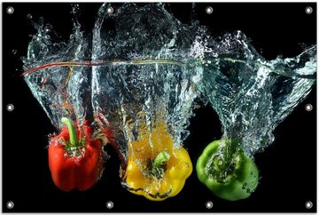 Wallario Sichtschutzzaunmatten Paprika-Mix - frische Paprika in rot, gelb und grün im Wasser