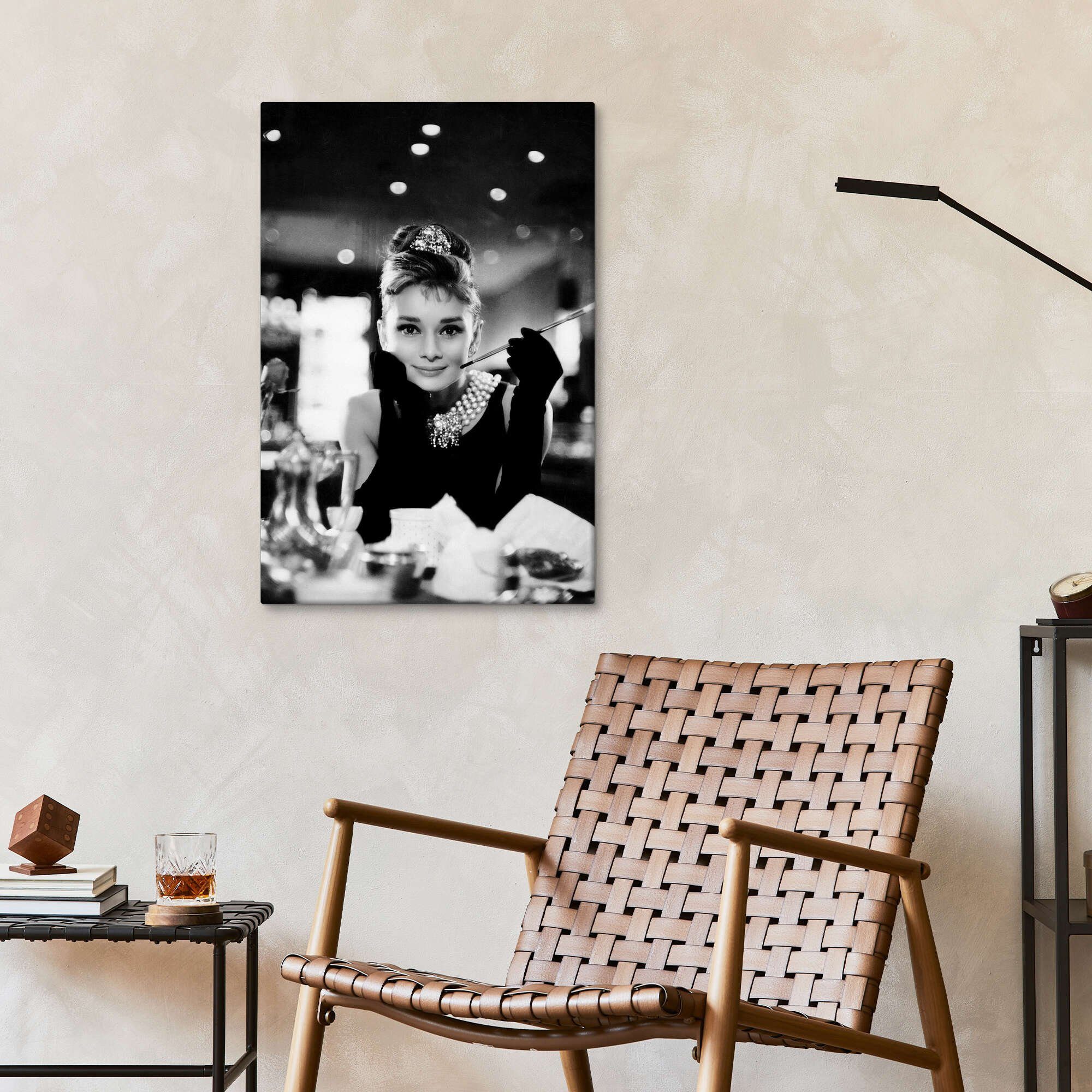 Posterlounge Wandbild Audrey Hepburn in Breakfast at Tiffany's, Celebrity Collection, erhältlich als Poster, Leinwandbild, Wandsticker oder Acrylglasbild – Bild 4 von 5