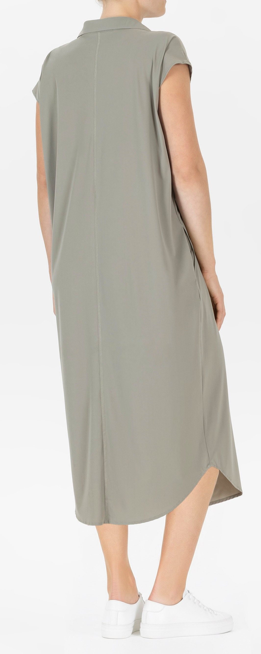 St.Ann Sommerkleid Kleid Dakota – Midi-Kleid im Relaxed Fit mit elegantem Kragen verdeckte Knopfleiste