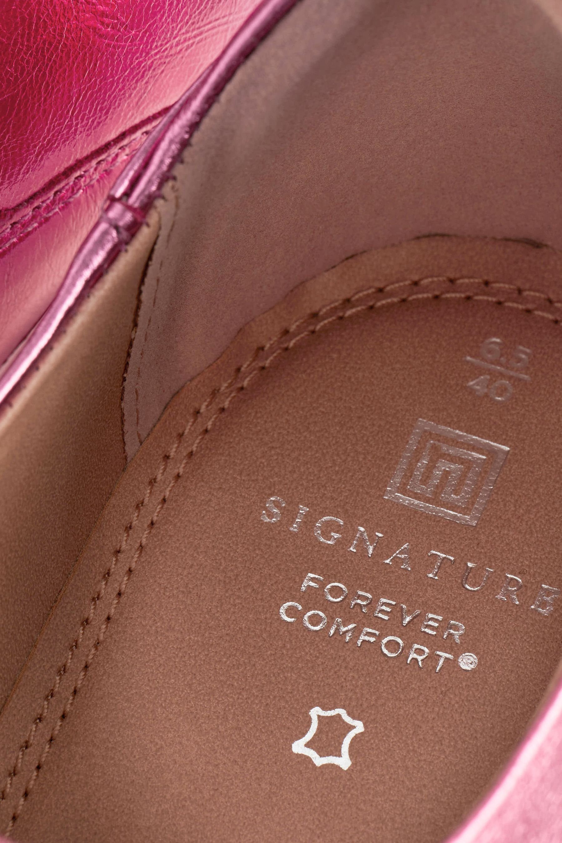Signature (1-tlg) Pink Sneaker Keilabsatz Next Slip-in-Sneaker mit