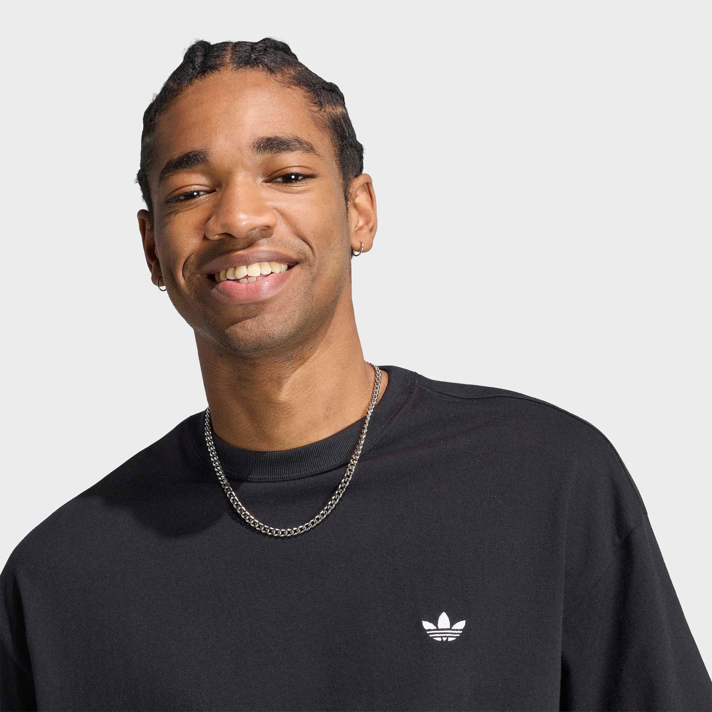 adidas Originals T-Shirt TREFOIL ESSENTIALS, LOCKER GESCHNITTEN für Erwachsene, mit Rundhalsausschnitt, ohne Verschluss, aus Baumwolle
