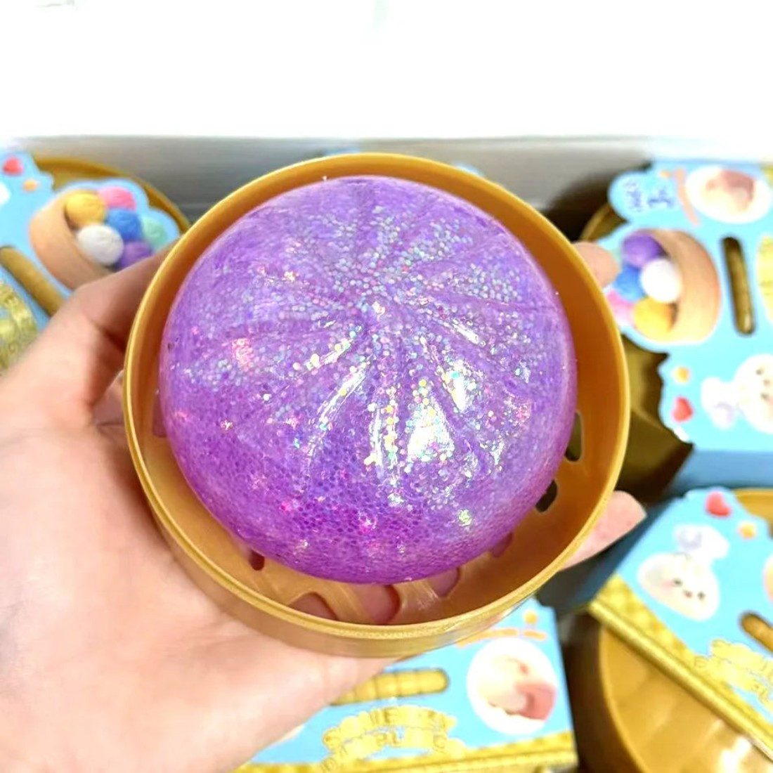 OLi Jumboball Realistisches Glitzer Knödel-Quetschspielzeug mit Bambus-Dampfgarer, Stressabbau-Spielzeug Dumpling-Squishy