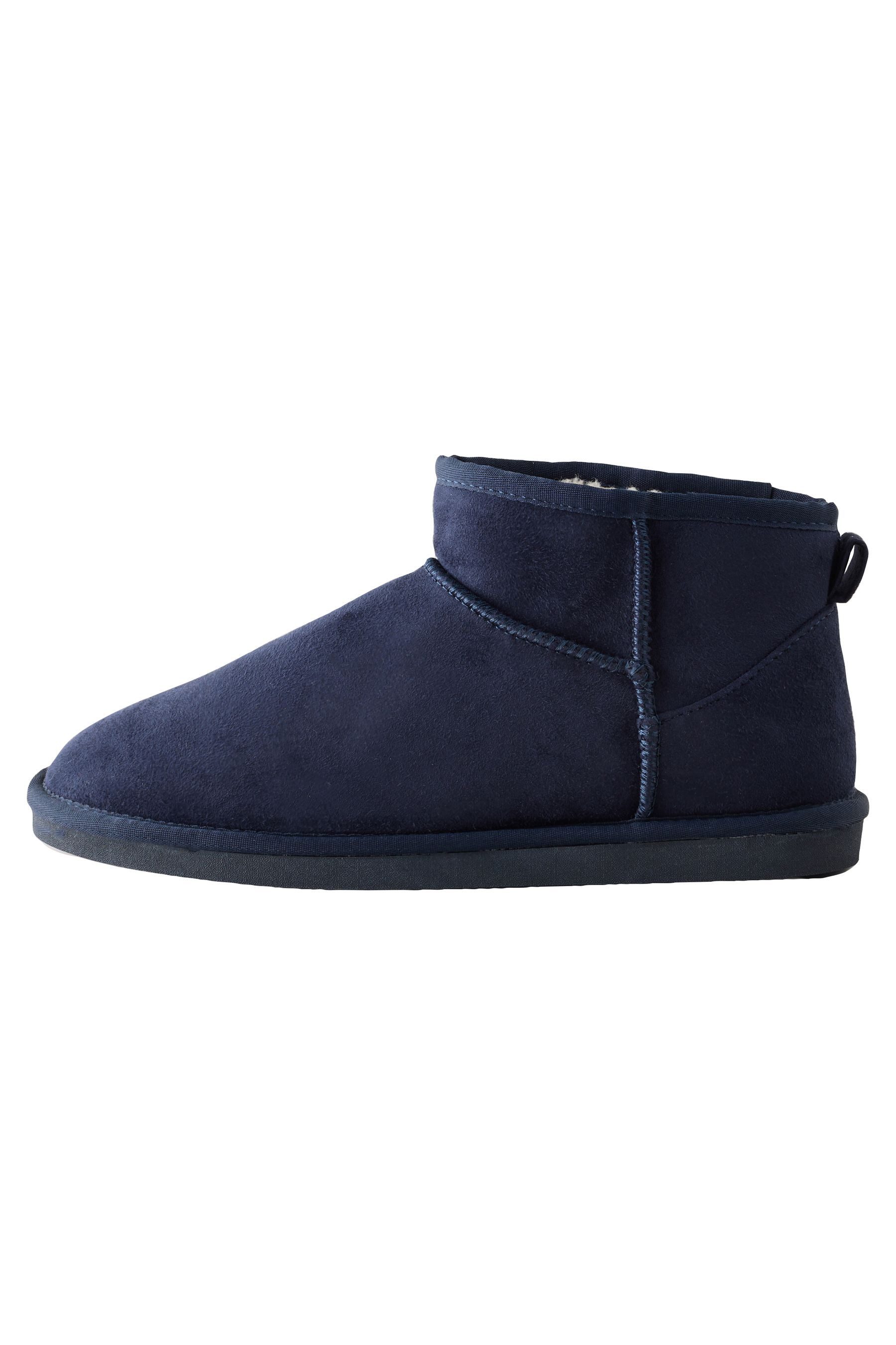 Next Hausstiefel aus Mikrovelours Hausschuh (1-tlg)