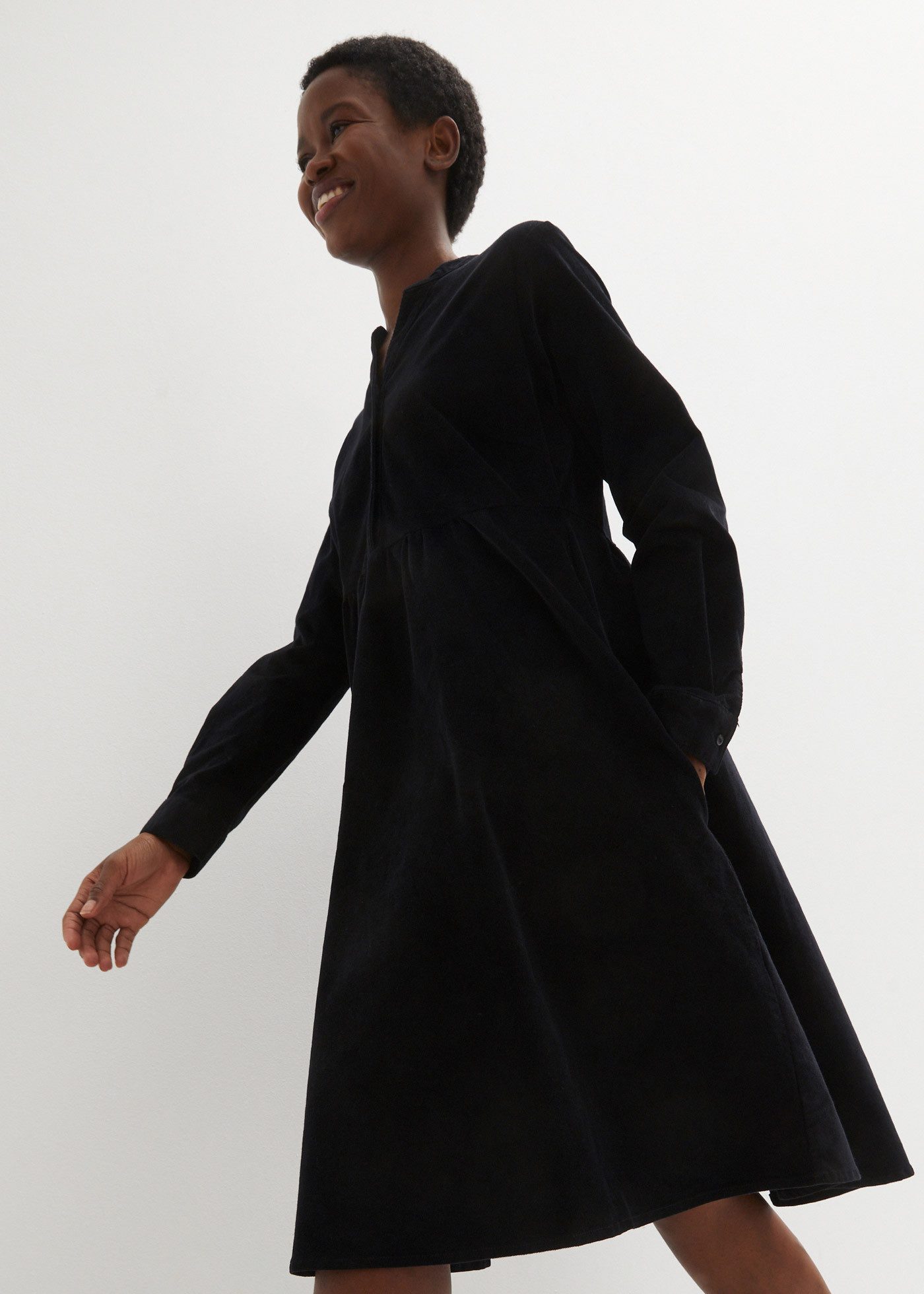 bonprix Midikleid Kleid aus Baumwollcord günstig online kaufen