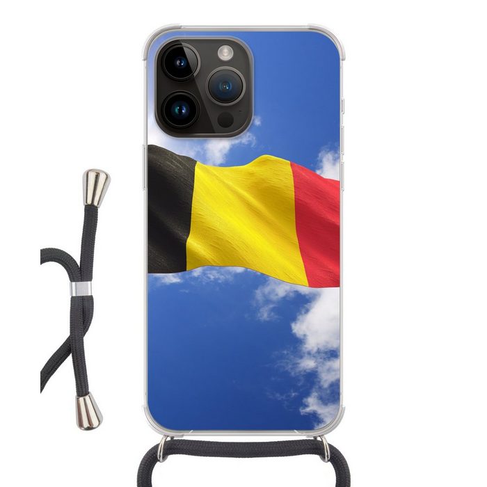 MuchoWow Handyhülle Die Flagge Belgiens weht am Himmel Handyhülle Telefonhülle Apple iPhone 14 Pro