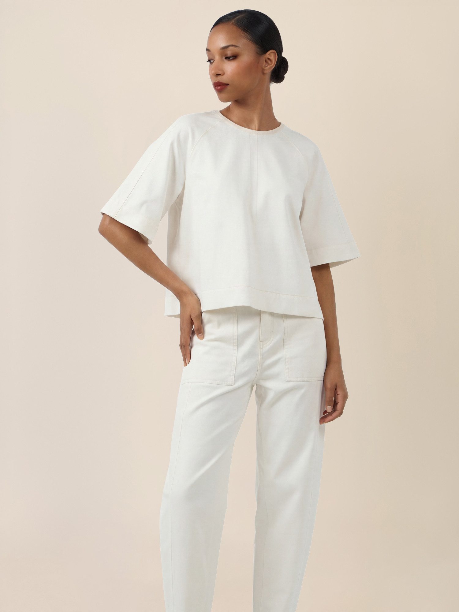 Apart Kurzarmbluse mit Rundhalsausschnitt und kurzen Ärmeln