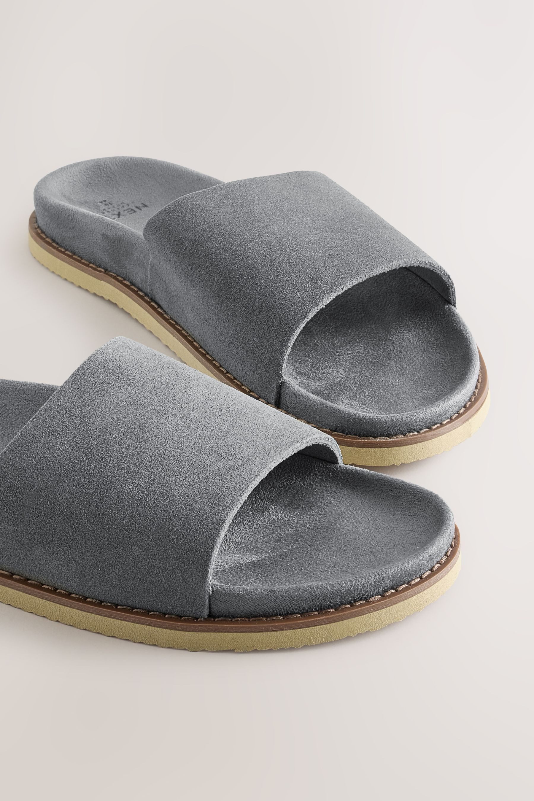Next Edle Pantoletten aus Veloursleder Badepantolette