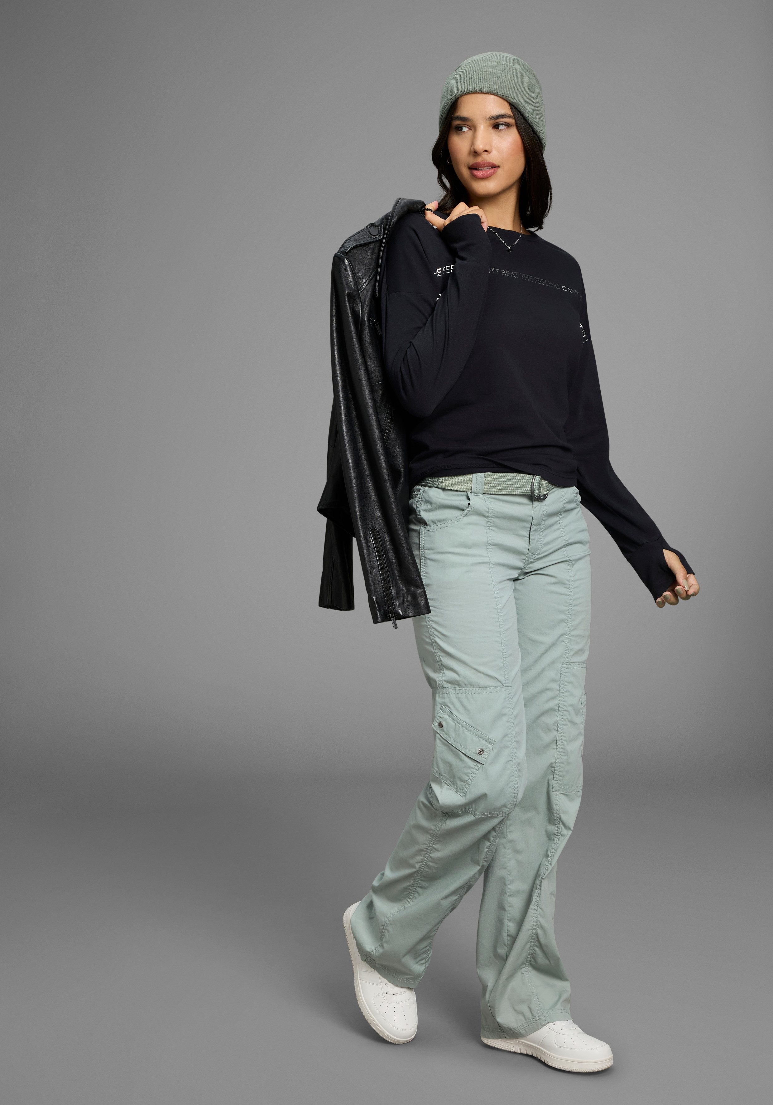 KangaROOS Langarmshirt mit schimmerndem Druck