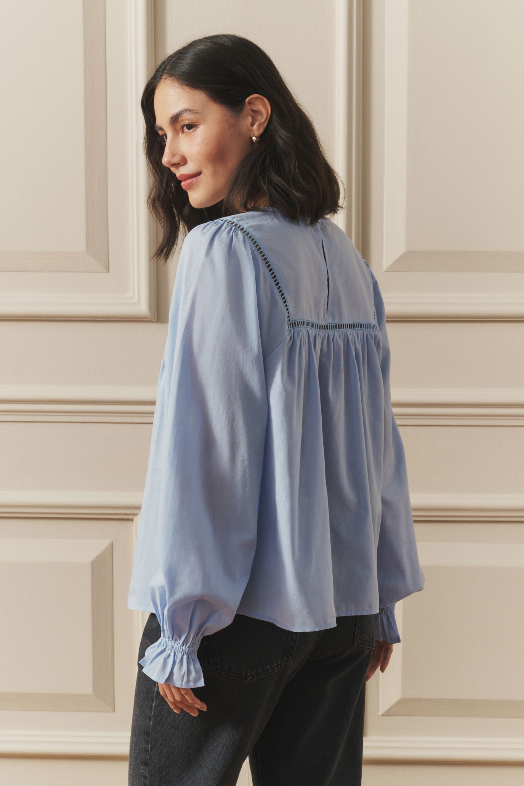 LAURA ASHLEY Langarmbluse Laura Ashley Langarmbluse mit Stickerei (1-tlg) günstig online kaufen