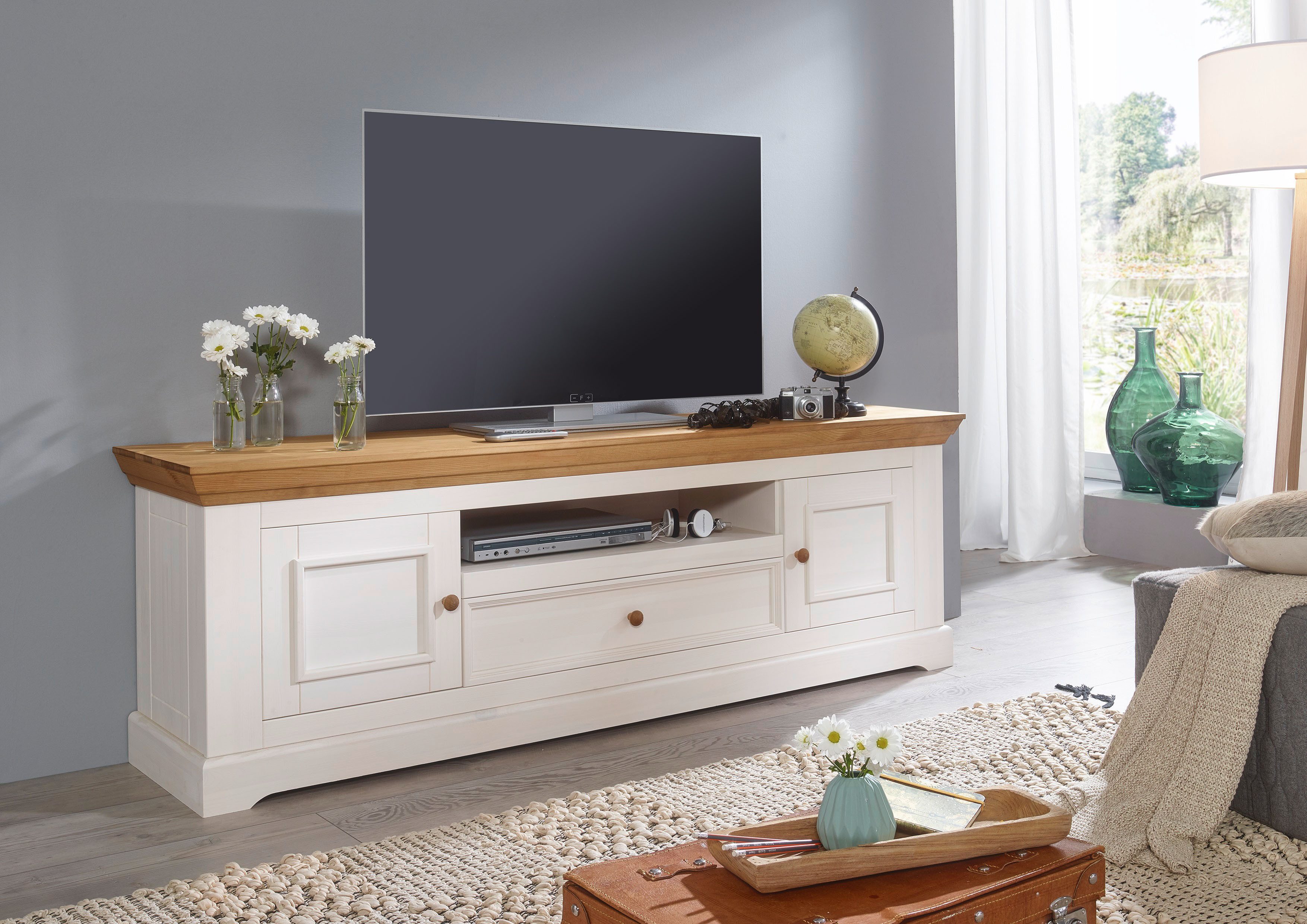 Woodroom Lowboard Oslo (B × H × T: 189 × 63 × 42 cm), massive Kiefer weiß oder grau gewachst