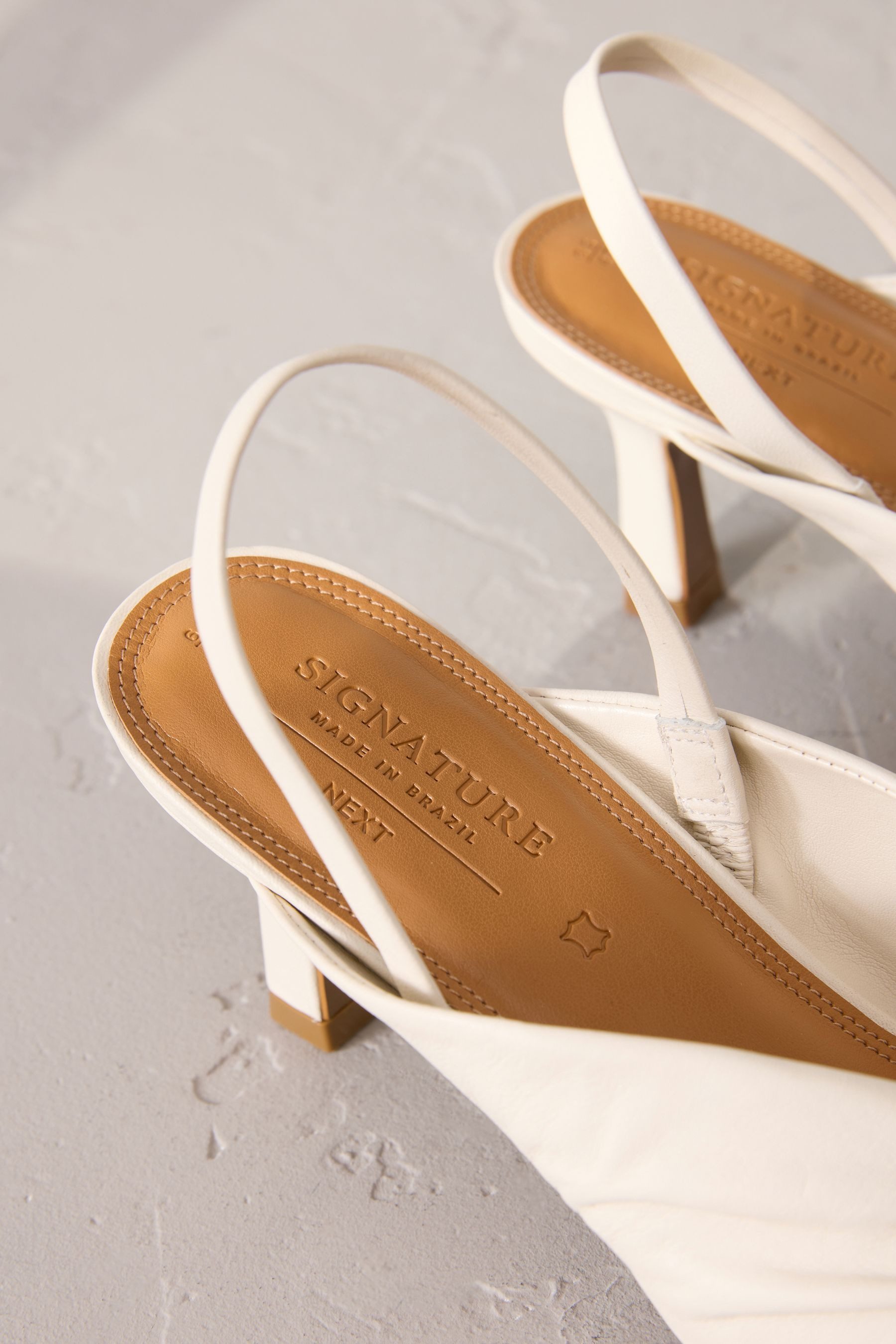 Next Forever Comfort® Zehentrenner mit Absatz aus Leder Slingsandale (1-tlg günstig online kaufen