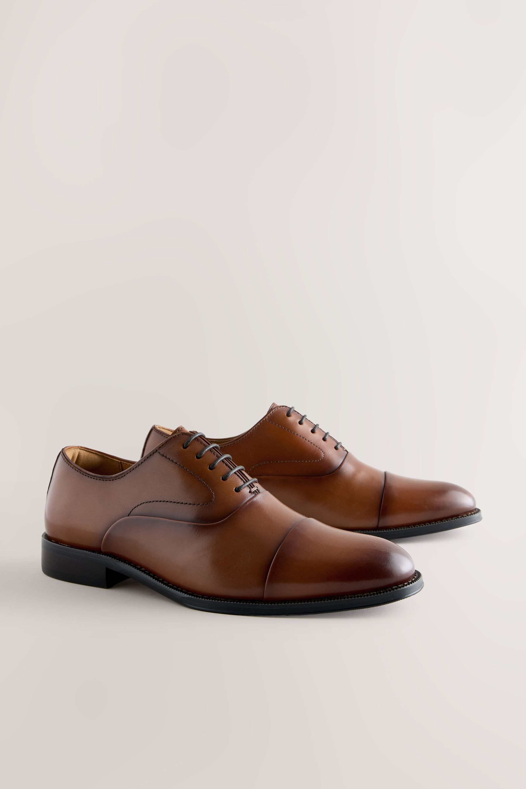 Next Oxfordschuh aus Leder mit Zehenkappe Schnürschuh (1-tlg)