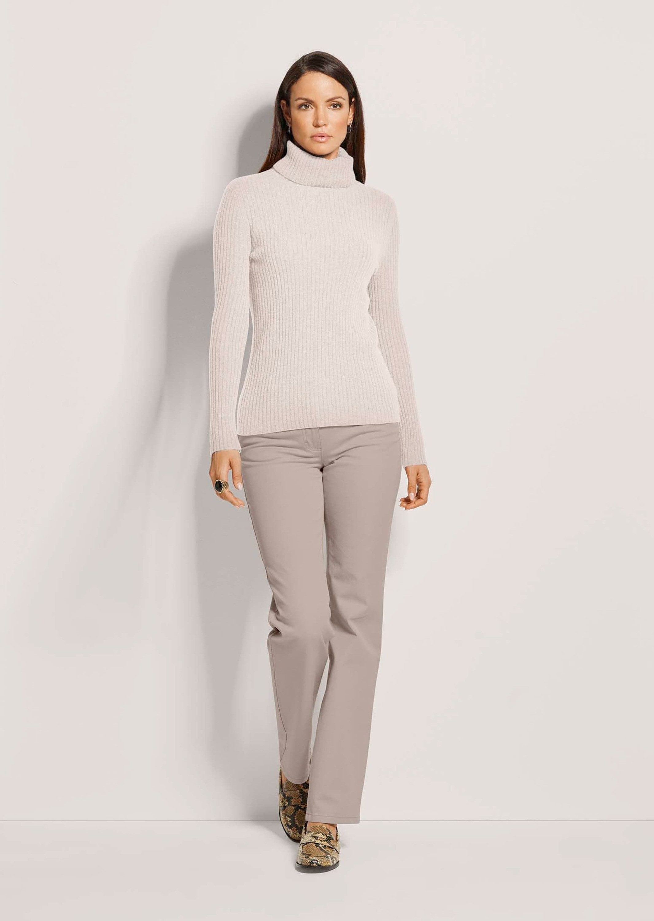 MADELEINE Strickpullover Rollkragenpullover aus Kaschmir Luxuriöser Rippstrick mit langem Rollkragen